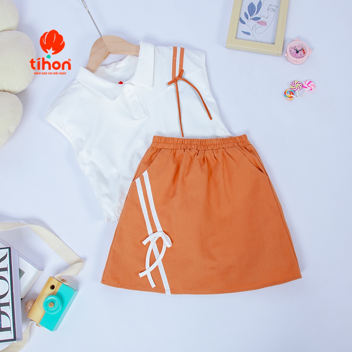 Set bộ BG sát nách, Chân váy ngắn 116