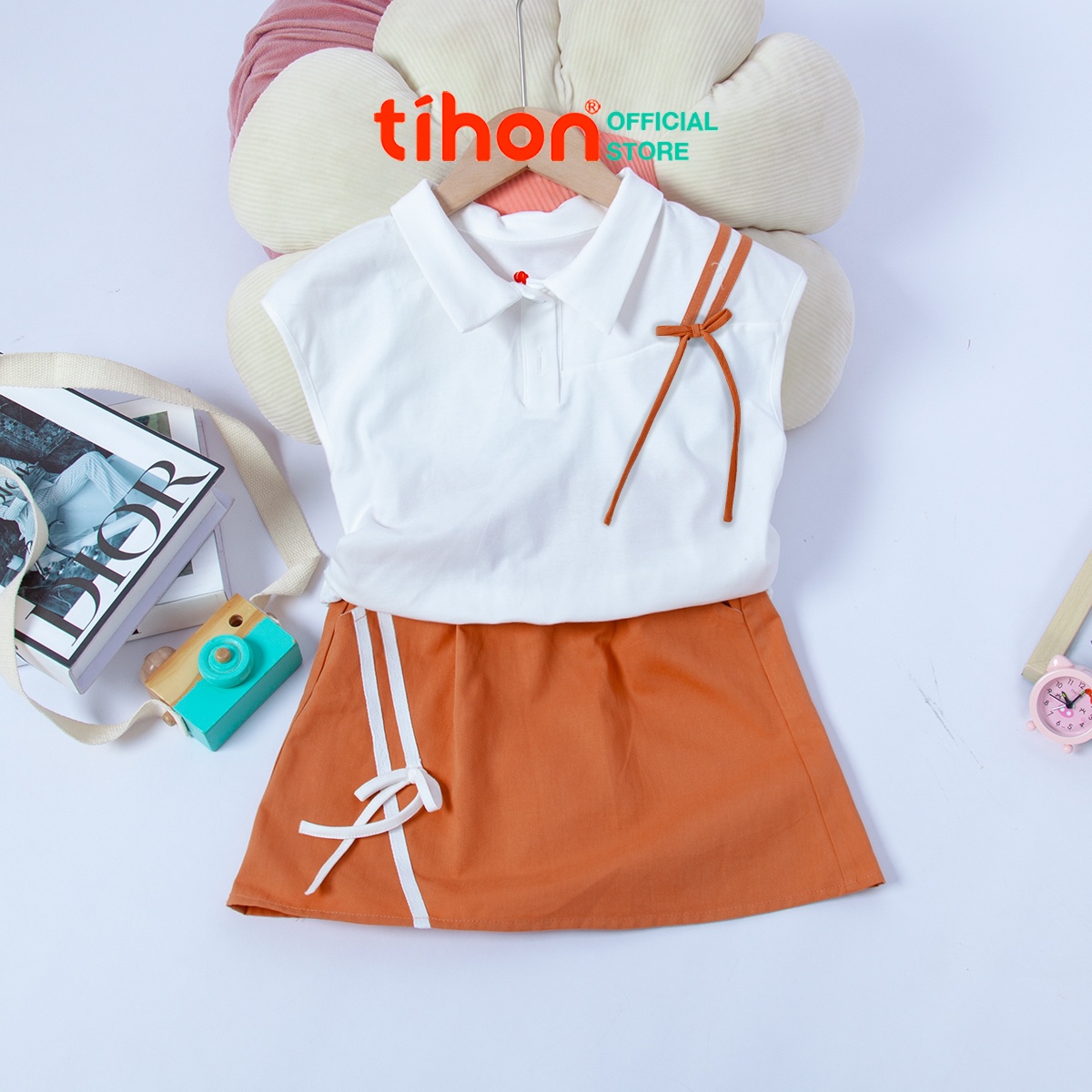Set bộ BG sát nách, Chân váy ngắn 116