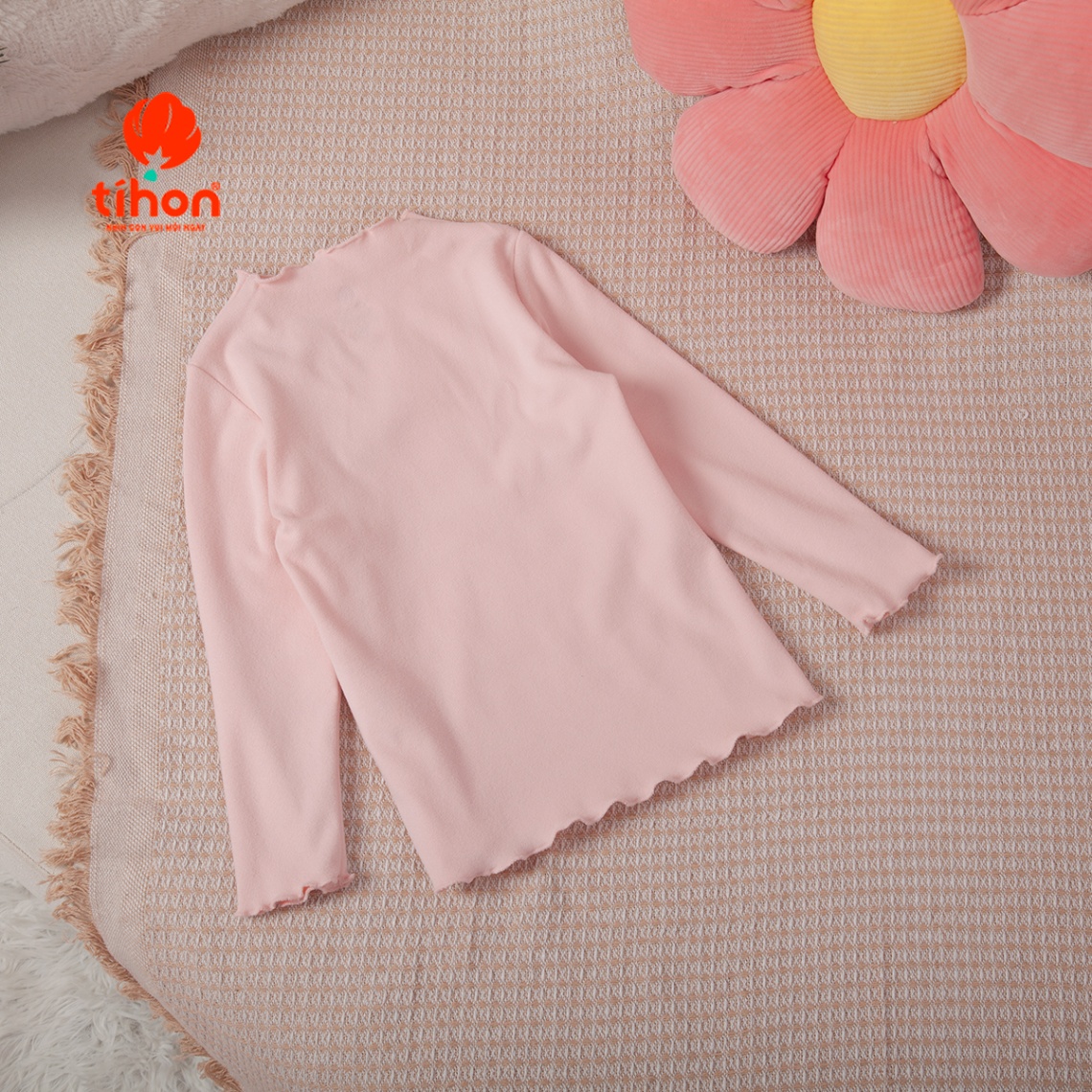 Áo bé gái giữ nhiệt đính hoa trang trí 106