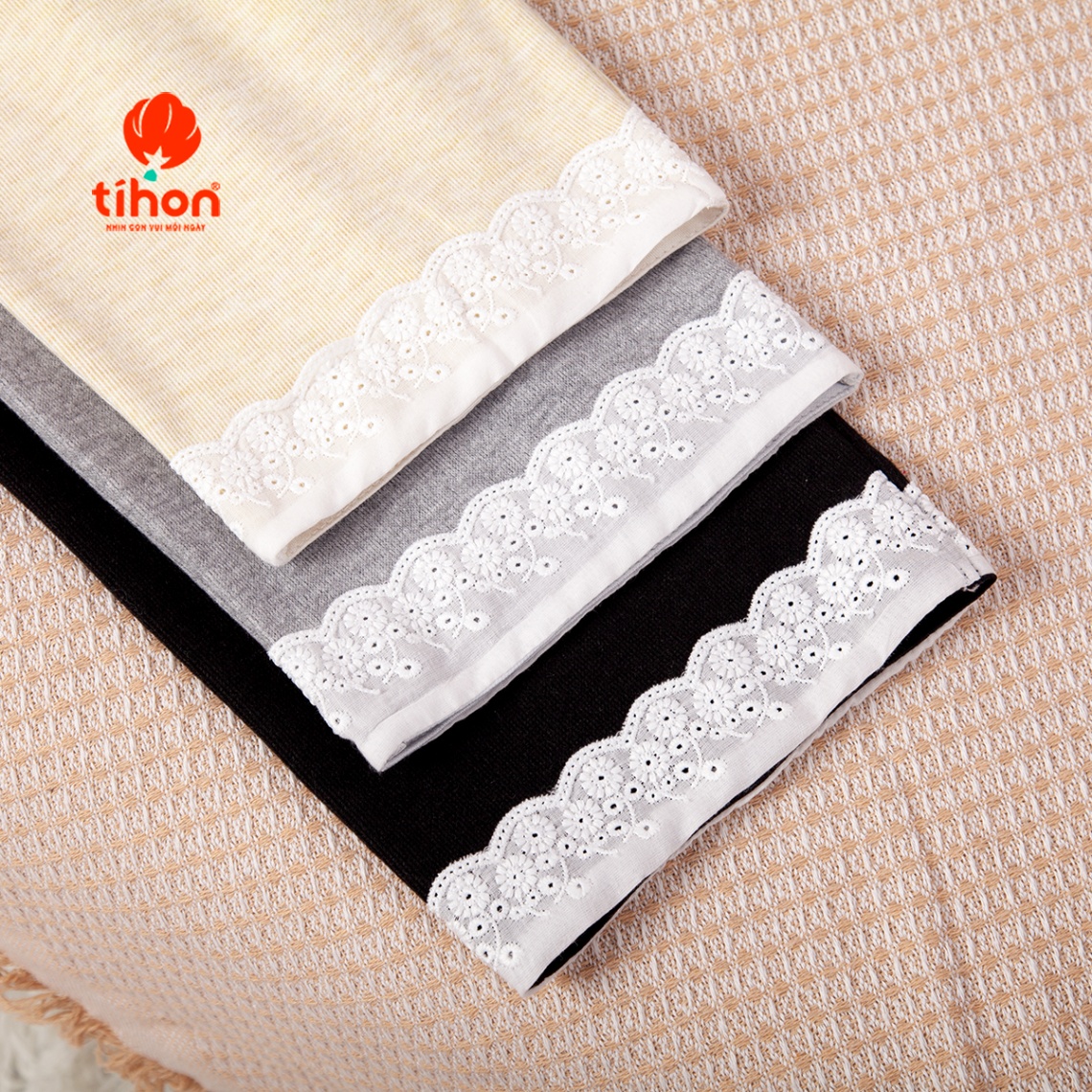 Quần bé gái trang trí gấu 106