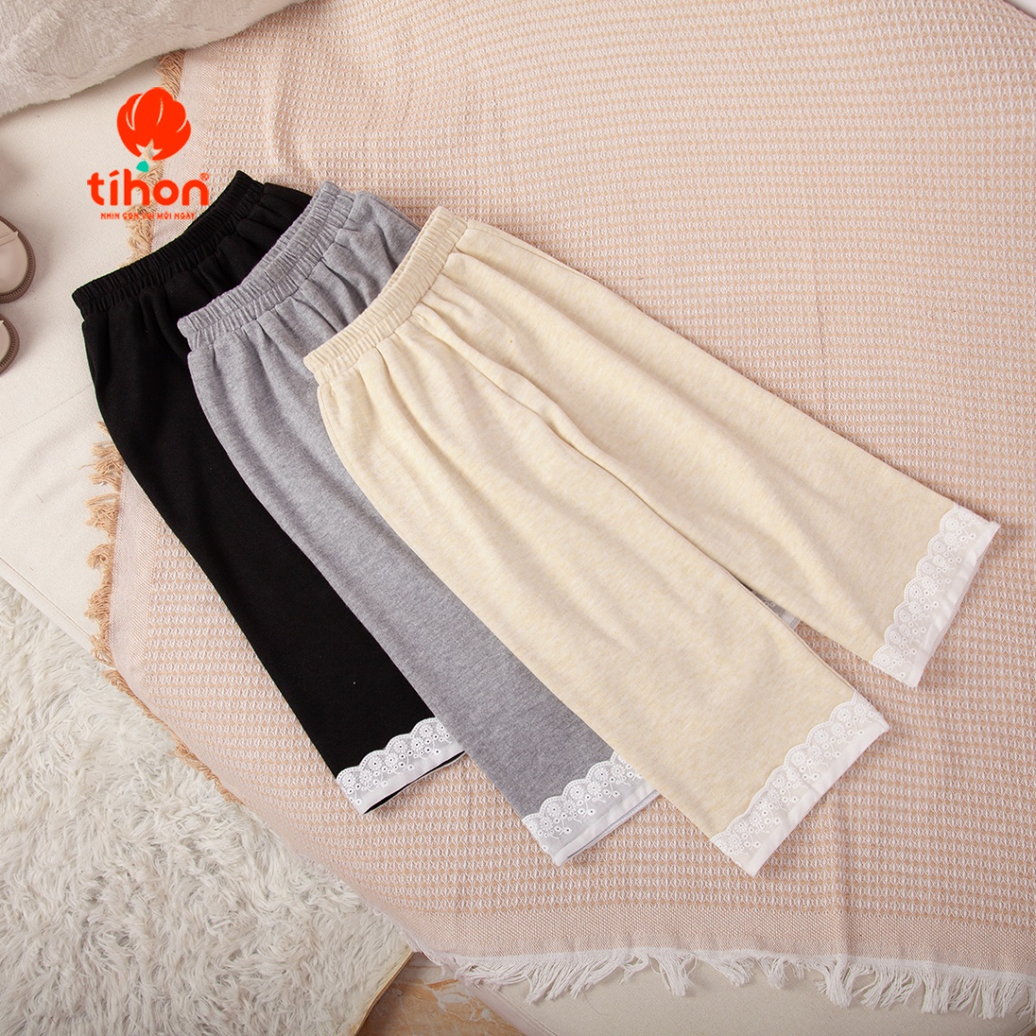 Quần bé gái trang trí gấu 106
