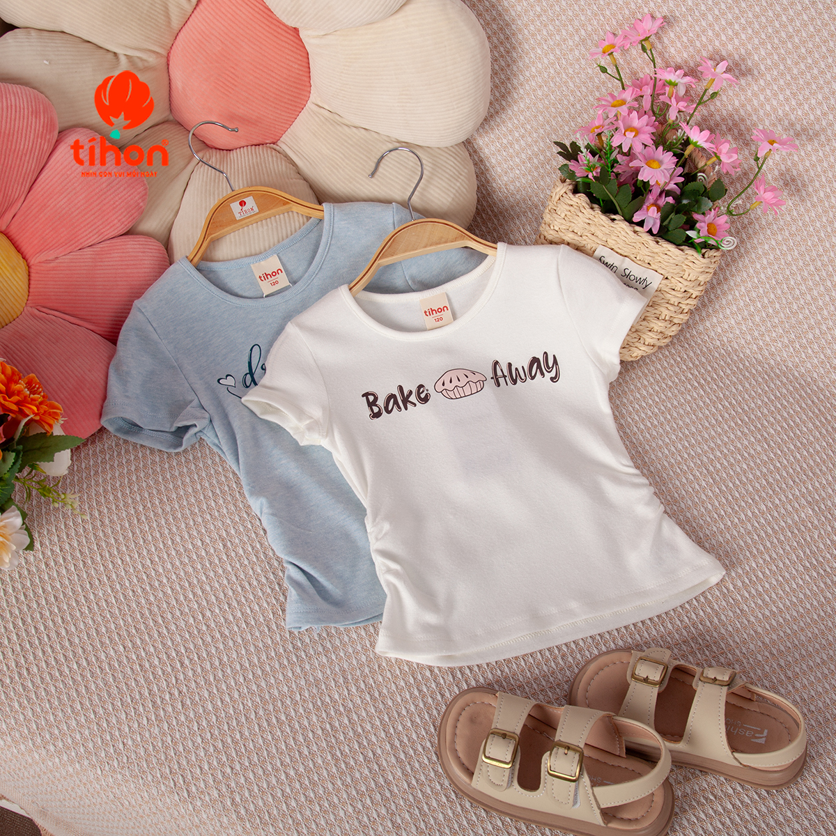 Áo cotton bé gái cộc tay in TT 905