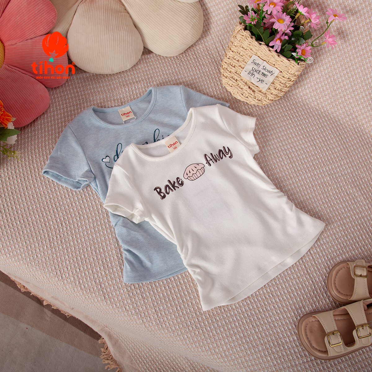 Áo cotton bé gái cộc tay in TT 905