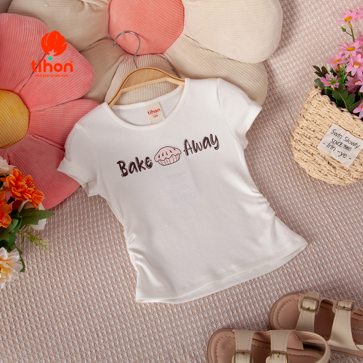 Áo cotton bé gái cộc tay in TT 905