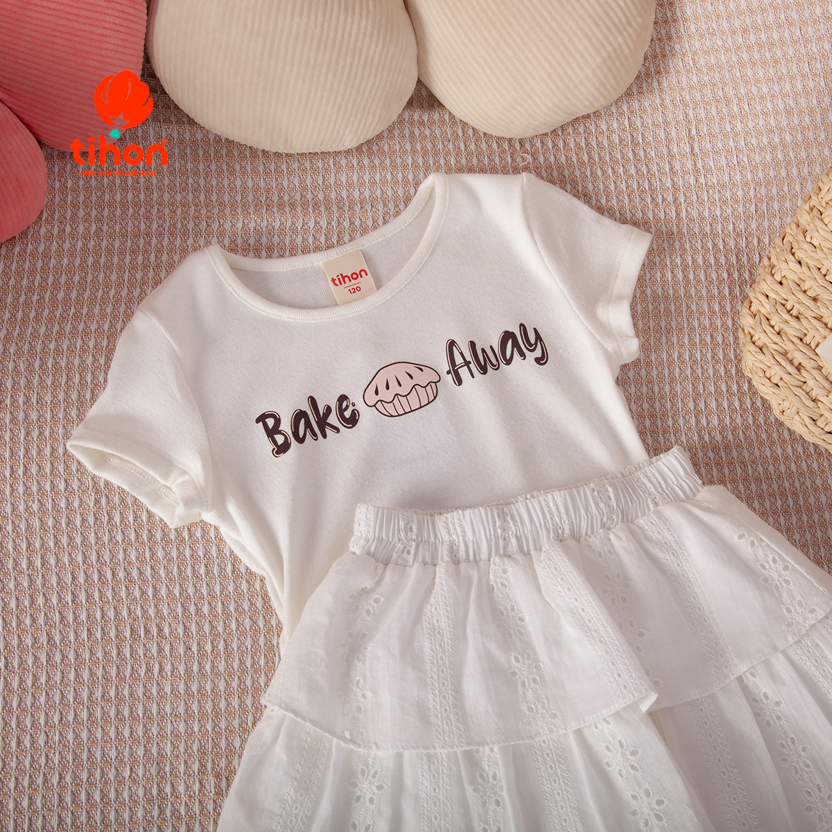 Áo cotton bé gái cộc tay in TT 905