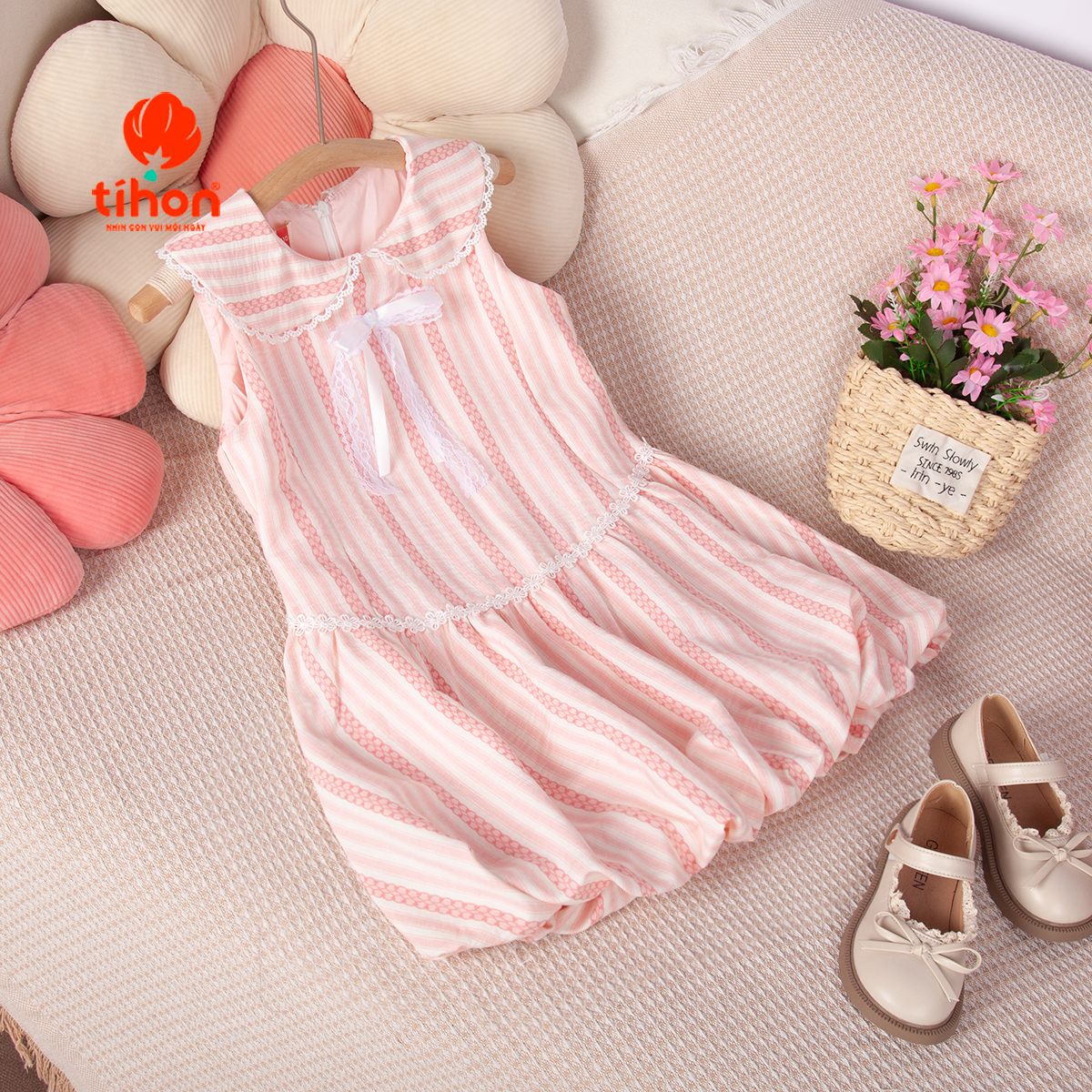 Váy BG sát nách cổ sen đính nơ 905
