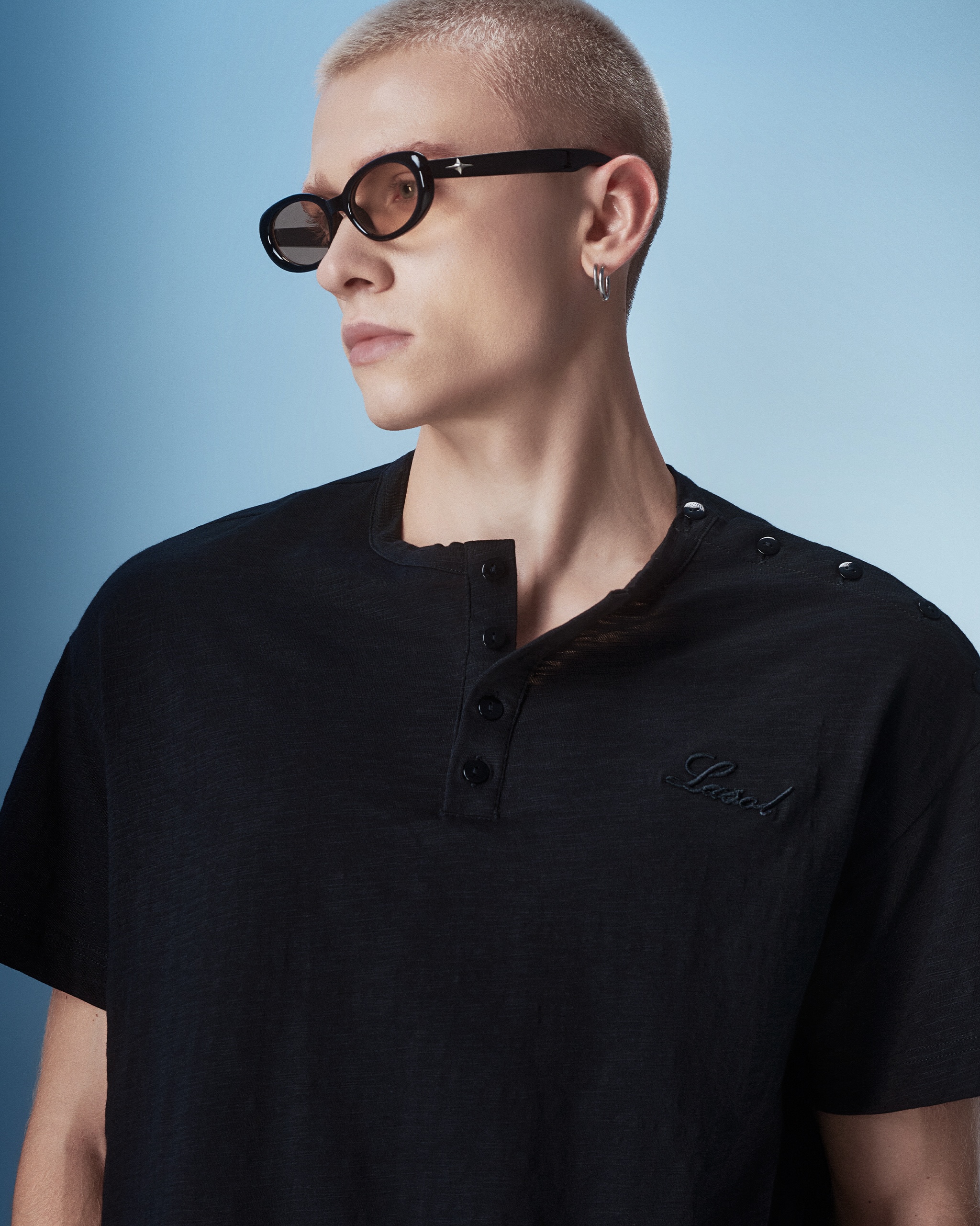 HENLEY SHOULDER BUTTON T-SHIRT ( ĐEN )