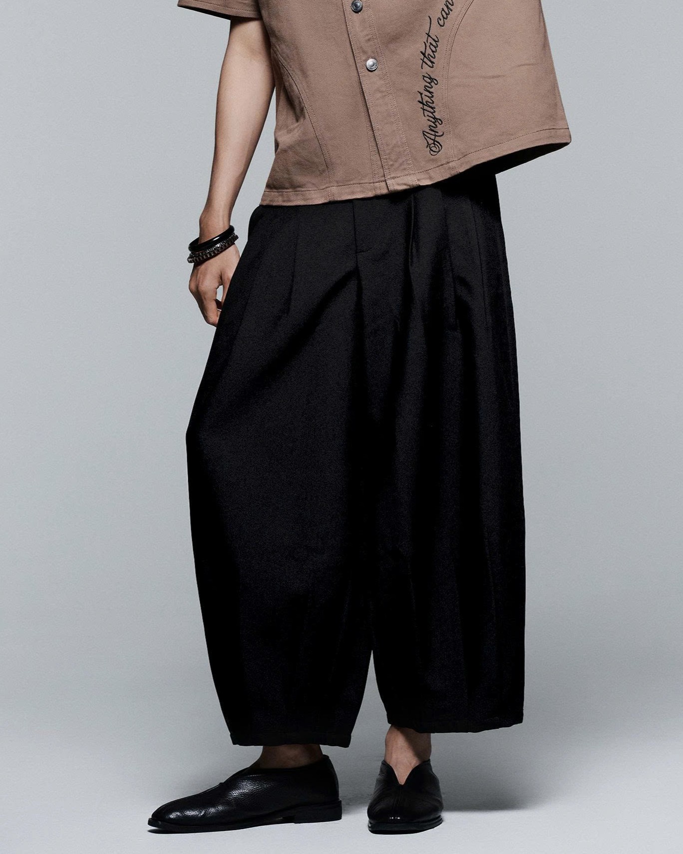 BALLOON PLEATED PANTS
