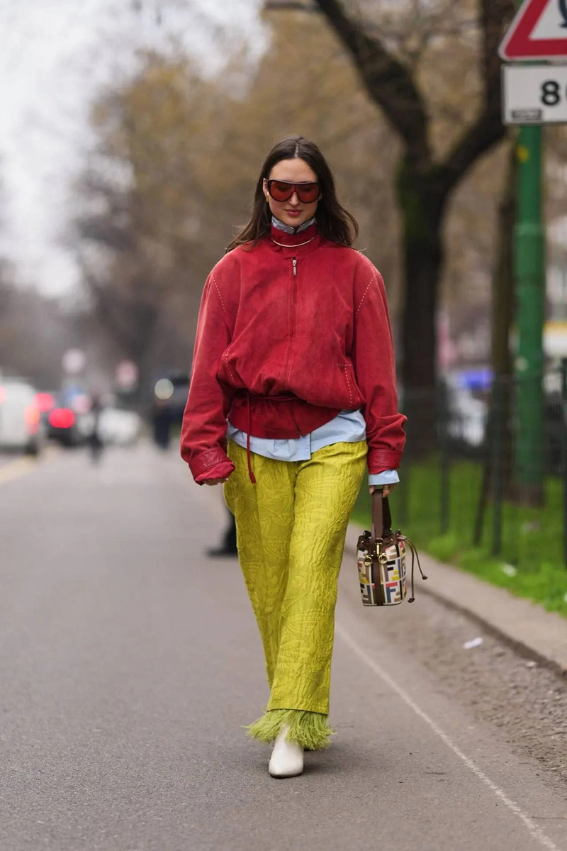 Dien-mau-noi-ma-khong-qua-tay-Bi-quyet-tu-street-style-Thu-Dong-2026-3.jpg
