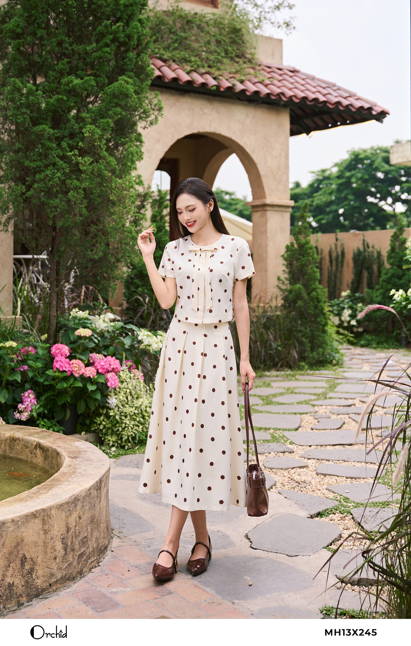 Duoi-anh-mat-troi-cung-Mini-Collection-Sous-le-Soleil--11.jpg