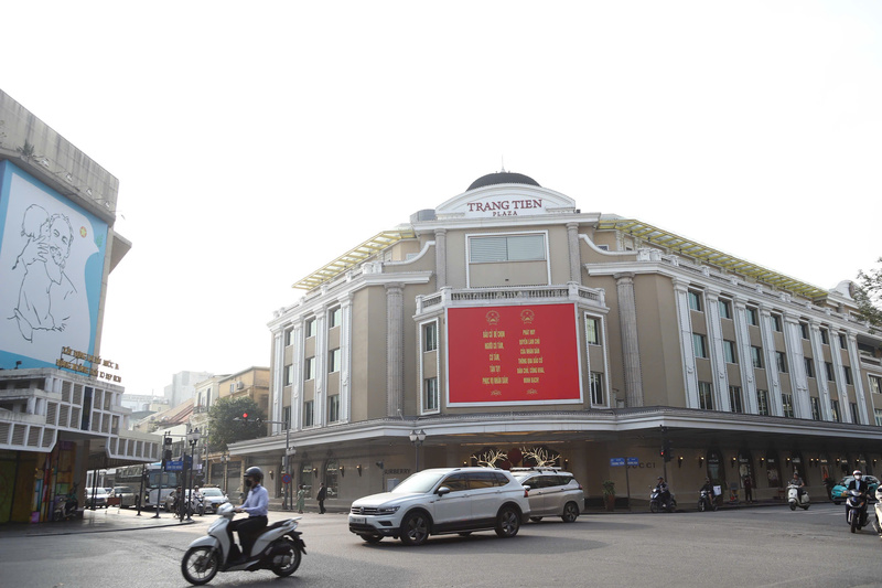 Duong-pho-ruc-ro-co-hoa-khau-hieu-chao-mung-ngay-hoi-bau-cu-toan-dan-9.jpg