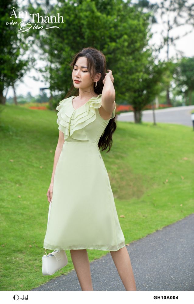 GH10A004- Đầm tơ nhũ be