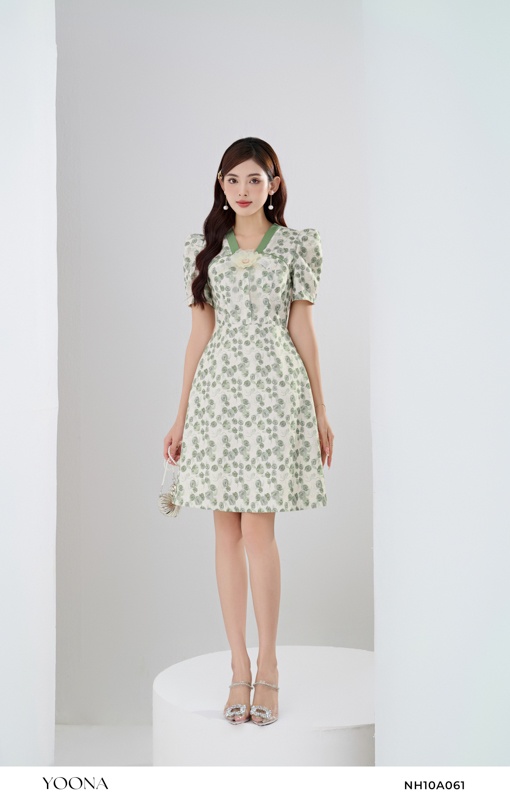 BHN10B369- Đầm thô kẻ