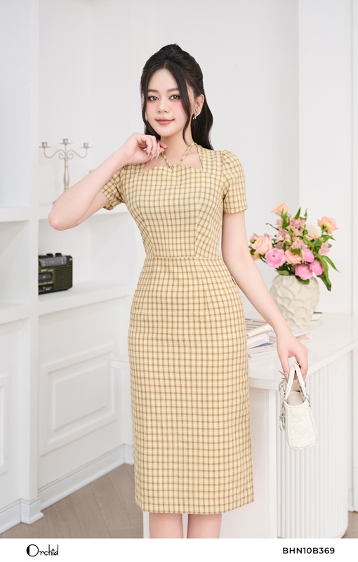 BHN10B369- Đầm thô kẻ