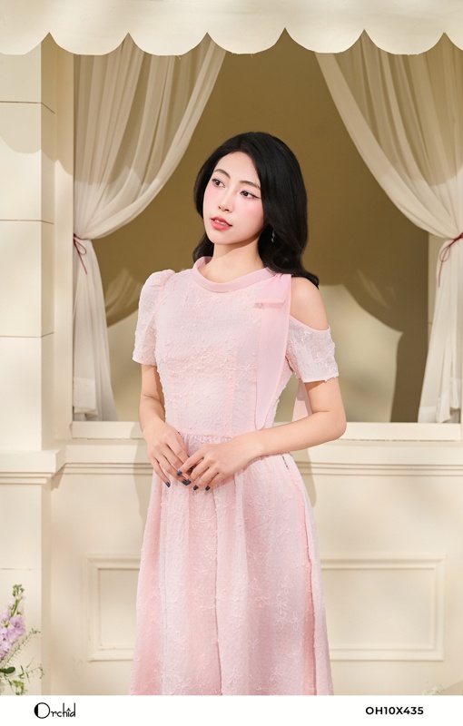 OH10X435 - Đầm tơ kẻ hoa nổi