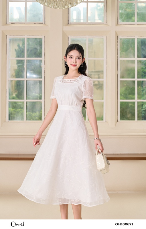 OH10X671 - Đầm tơ thêu hoa nổi