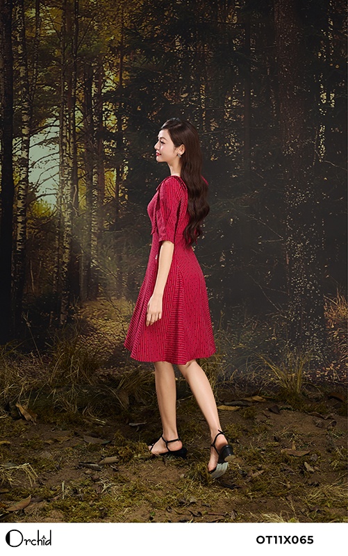 OT11X065 - Đầm đũi xước chấm bi