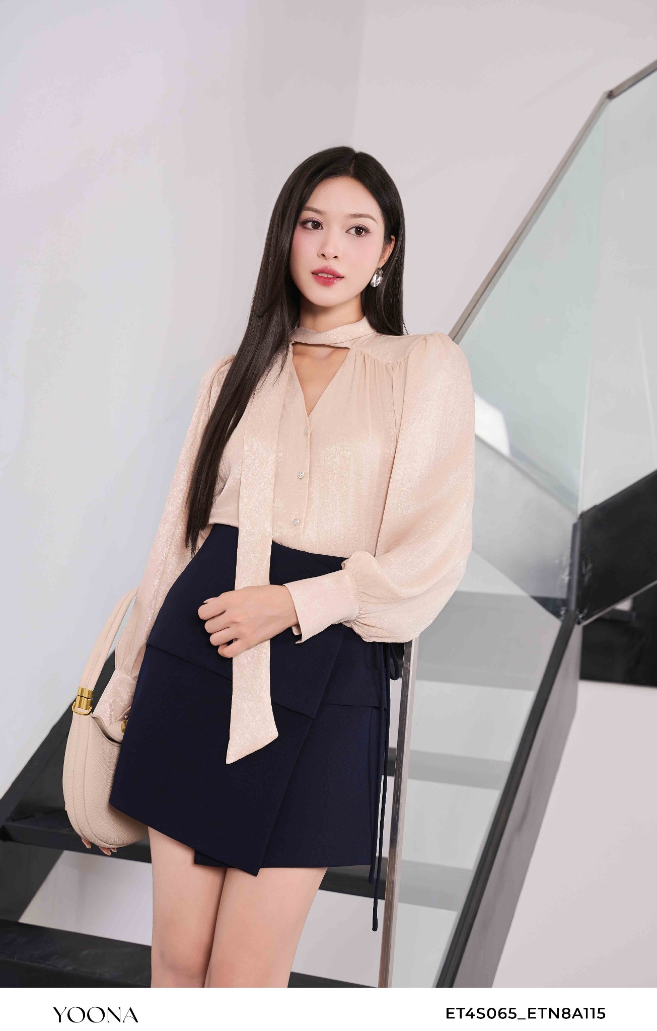 OH10X138- Đầm tơ hoa chấm bi