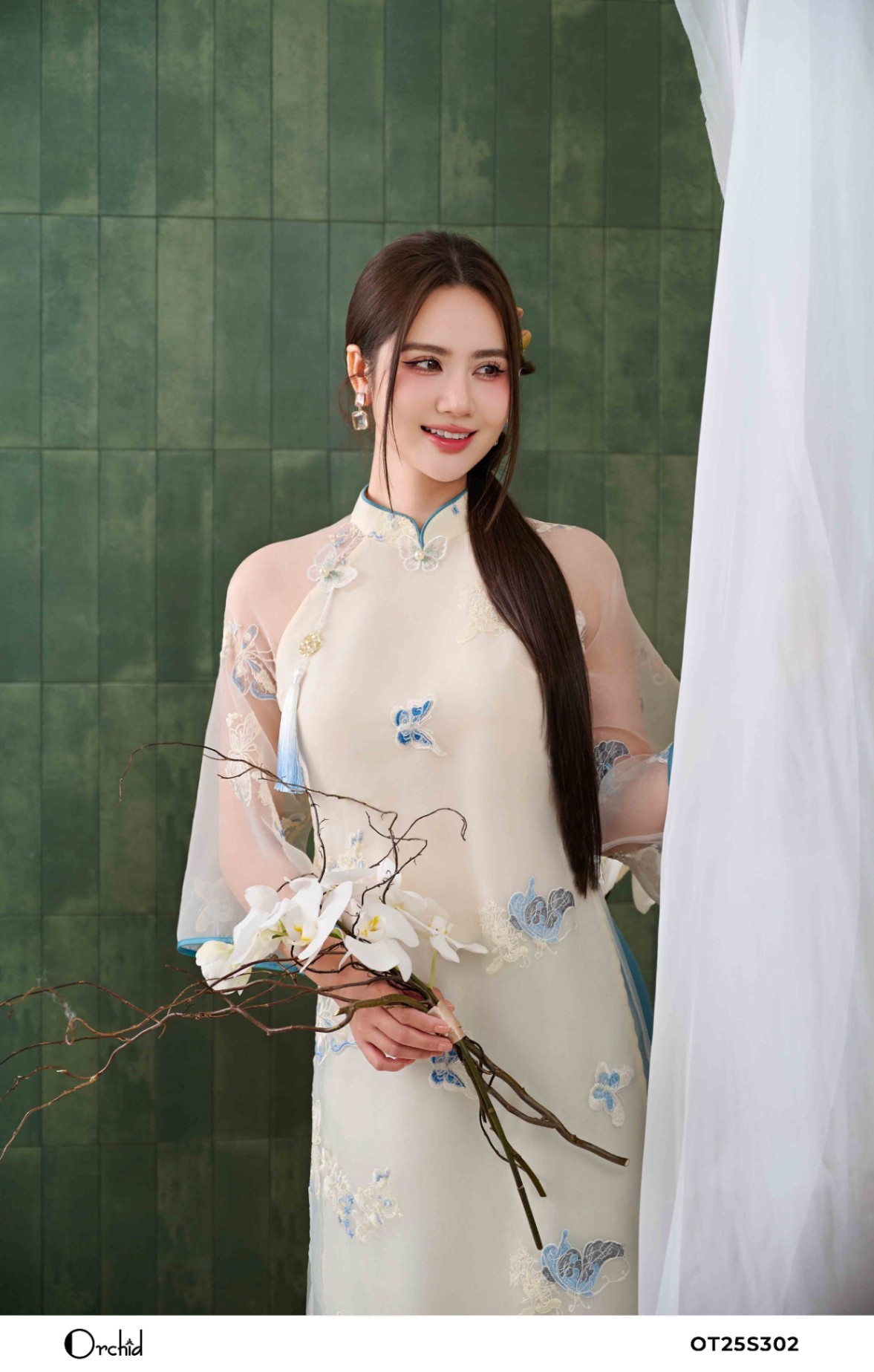 OT25S302 - Sét bộ áo dài tơ thêu 3D hoa hồ điệp