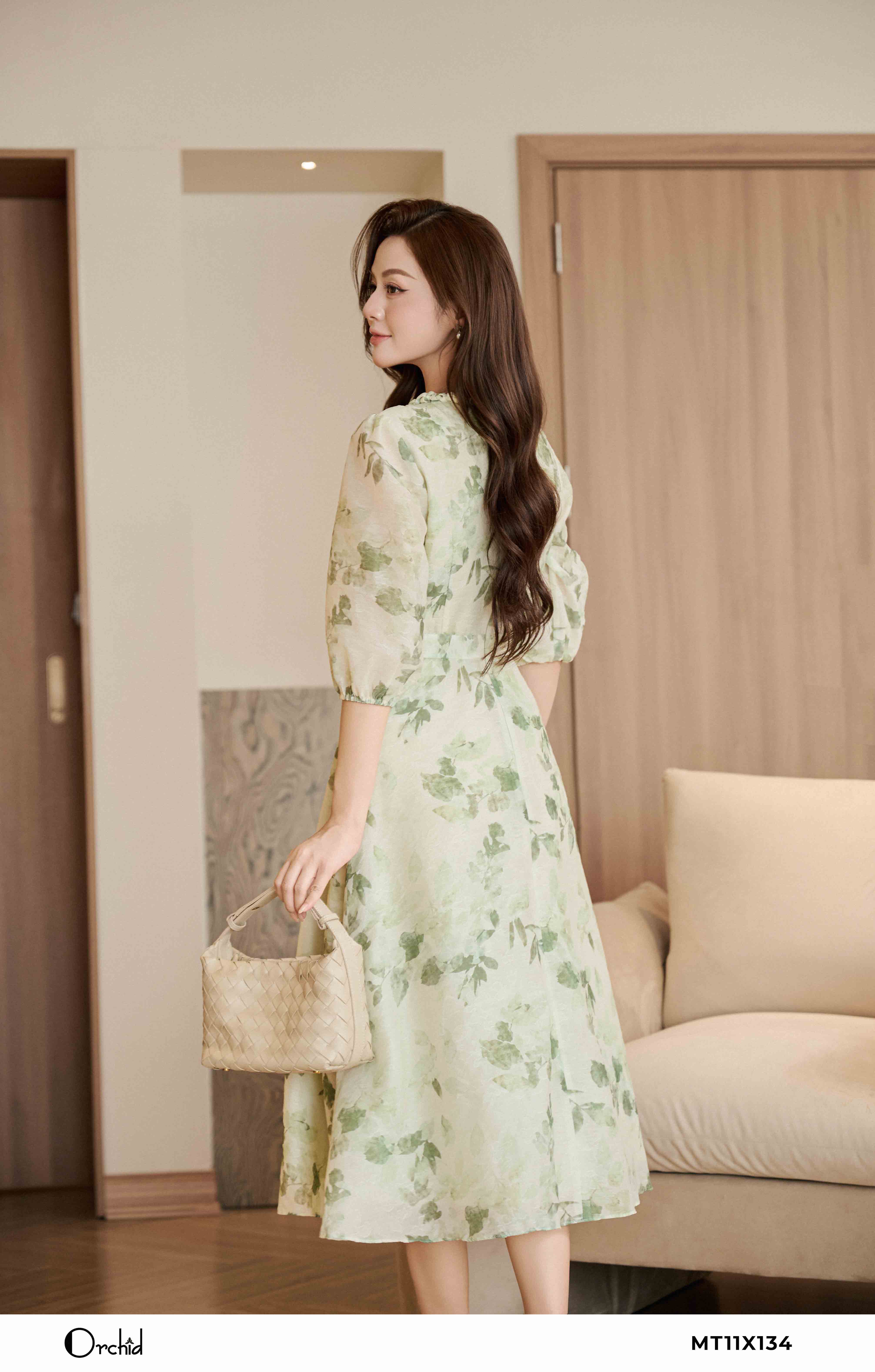 MT11X134 - Đầm tơ dập vân hoa