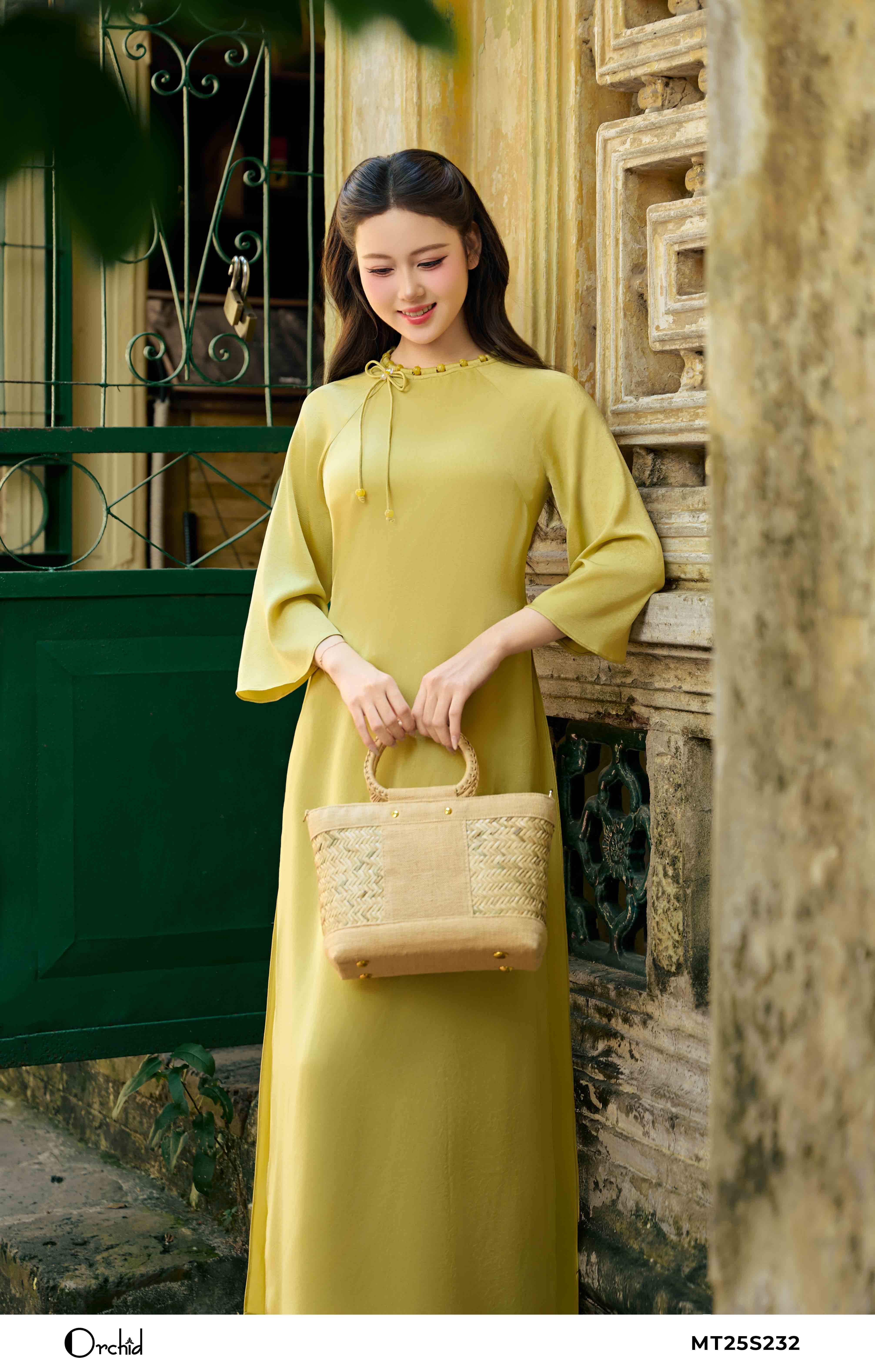 MT25S232 - Bộ áo dài lụa vân