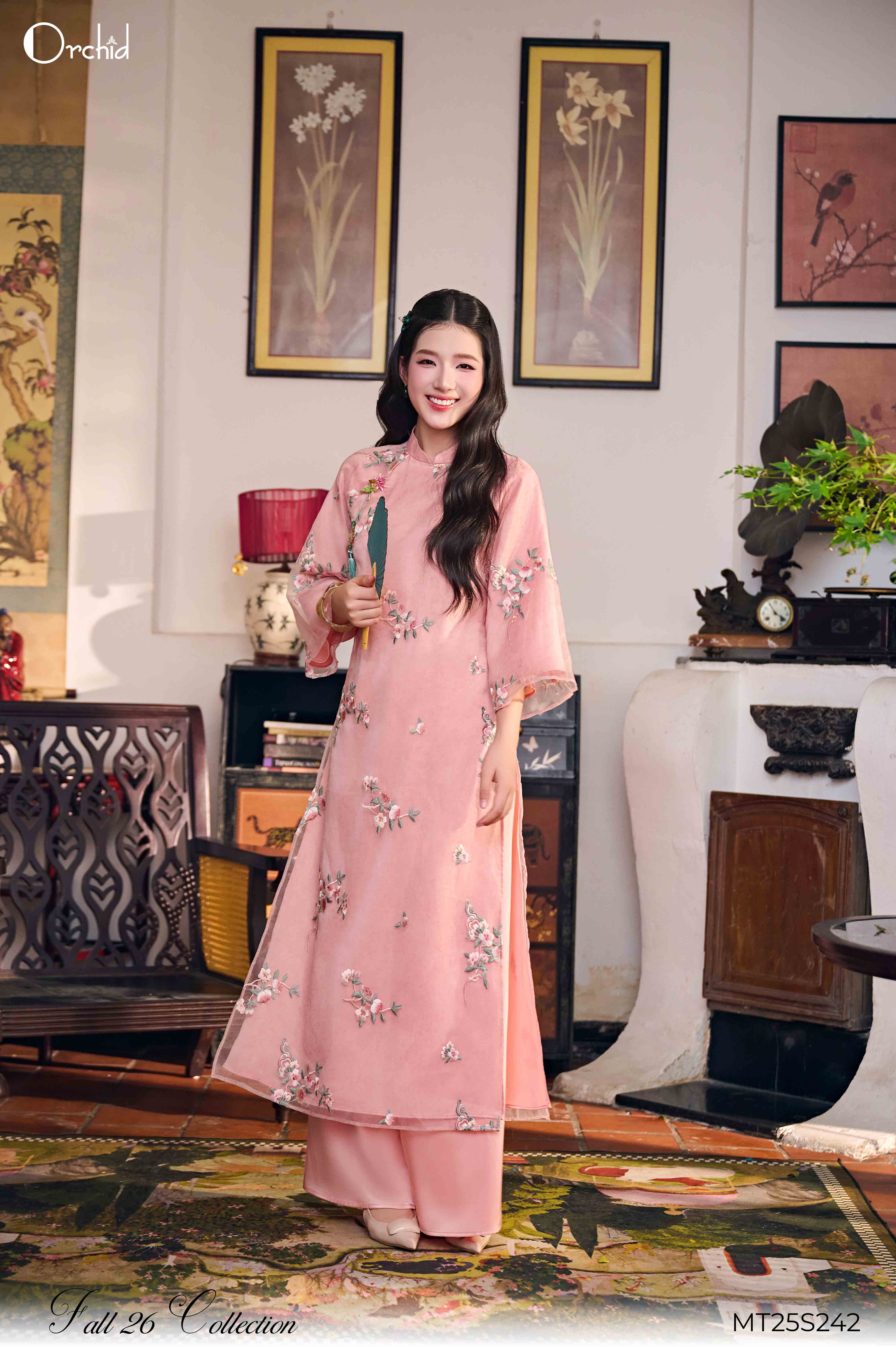 MT25S242 - Bộ áo dài tơ thêu hoa đào 3D