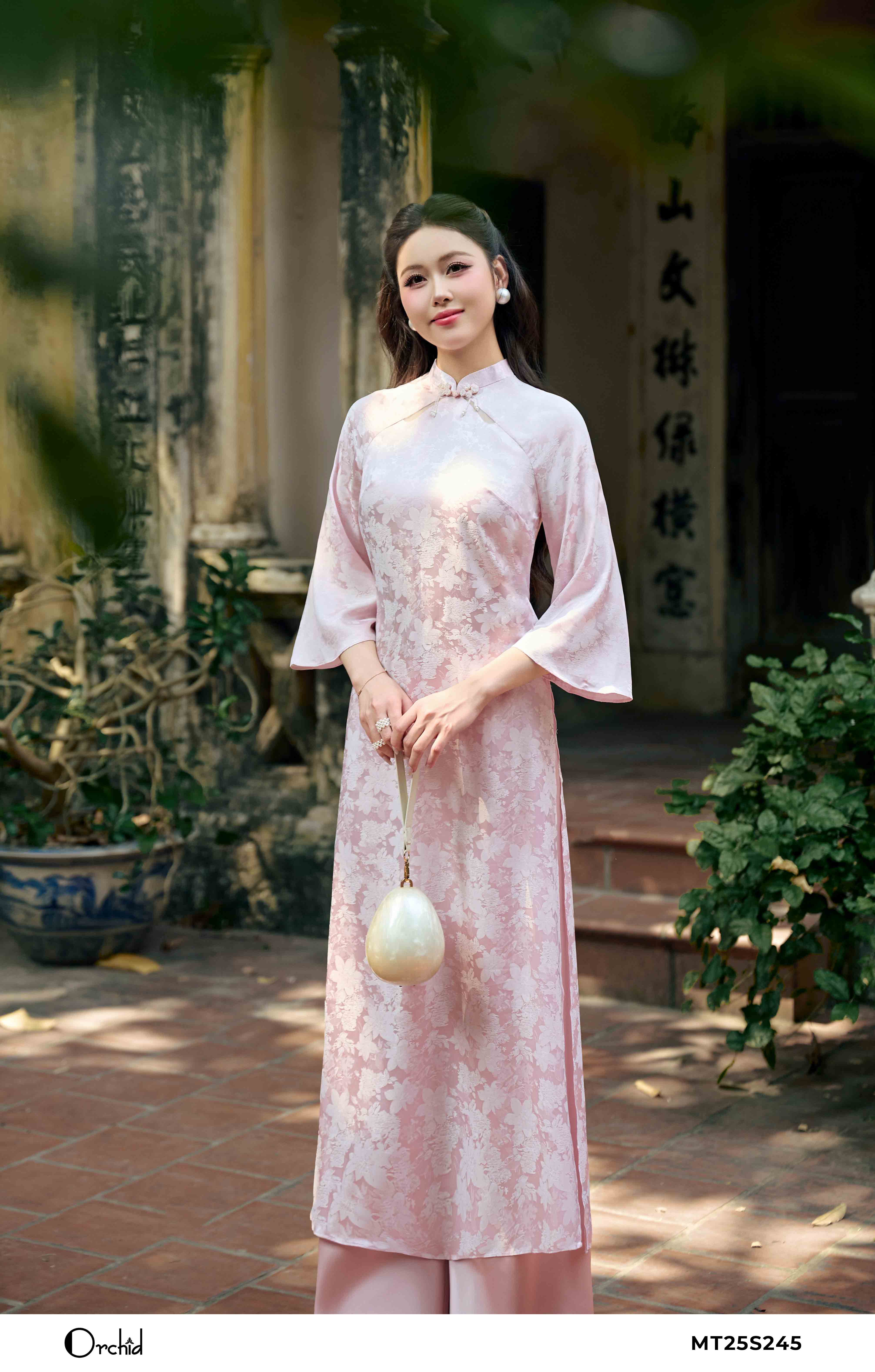 MT25S245 - Bộ áo dài lụa hoa