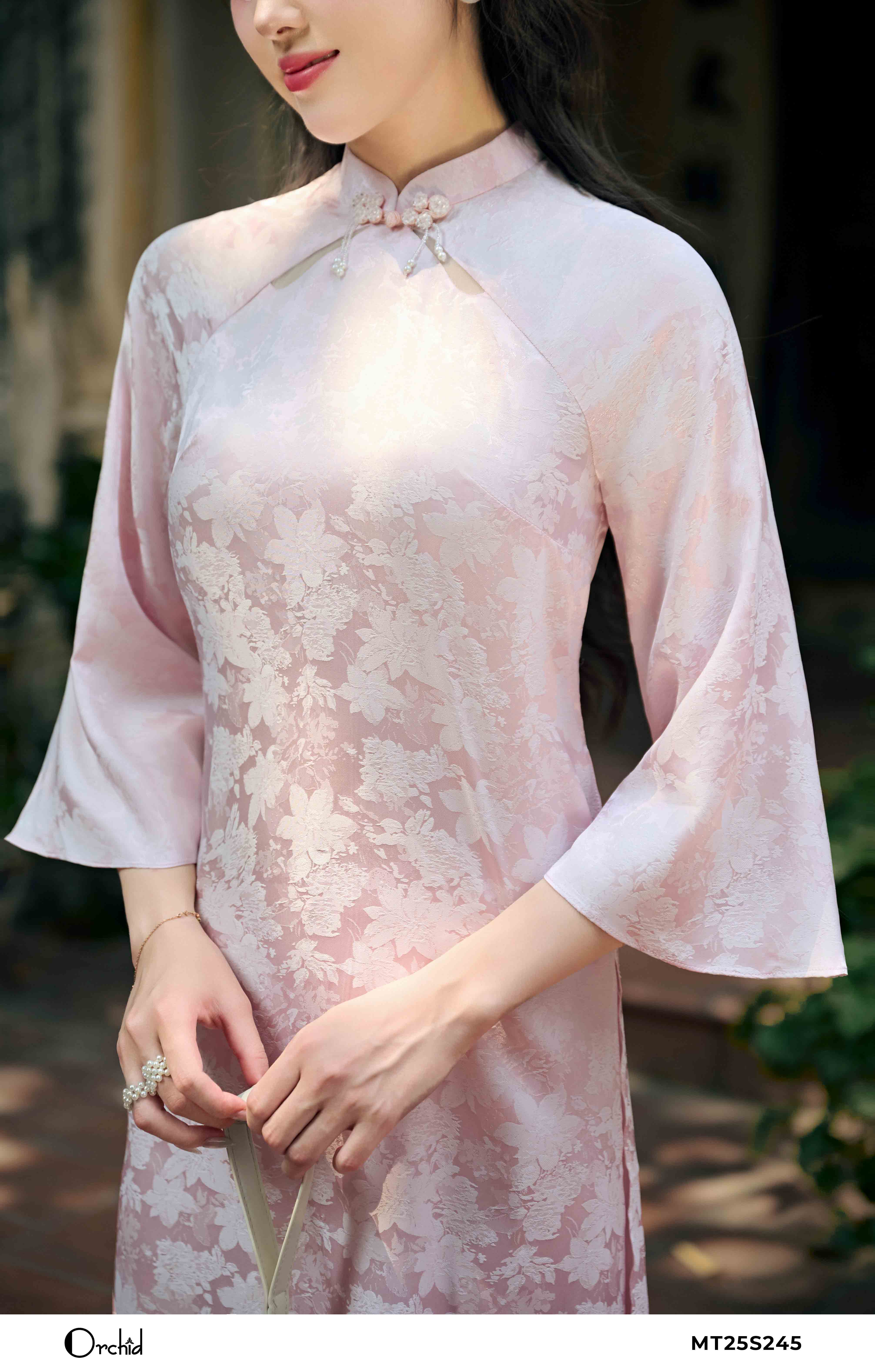 MT25S245 - Bộ áo dài lụa hoa