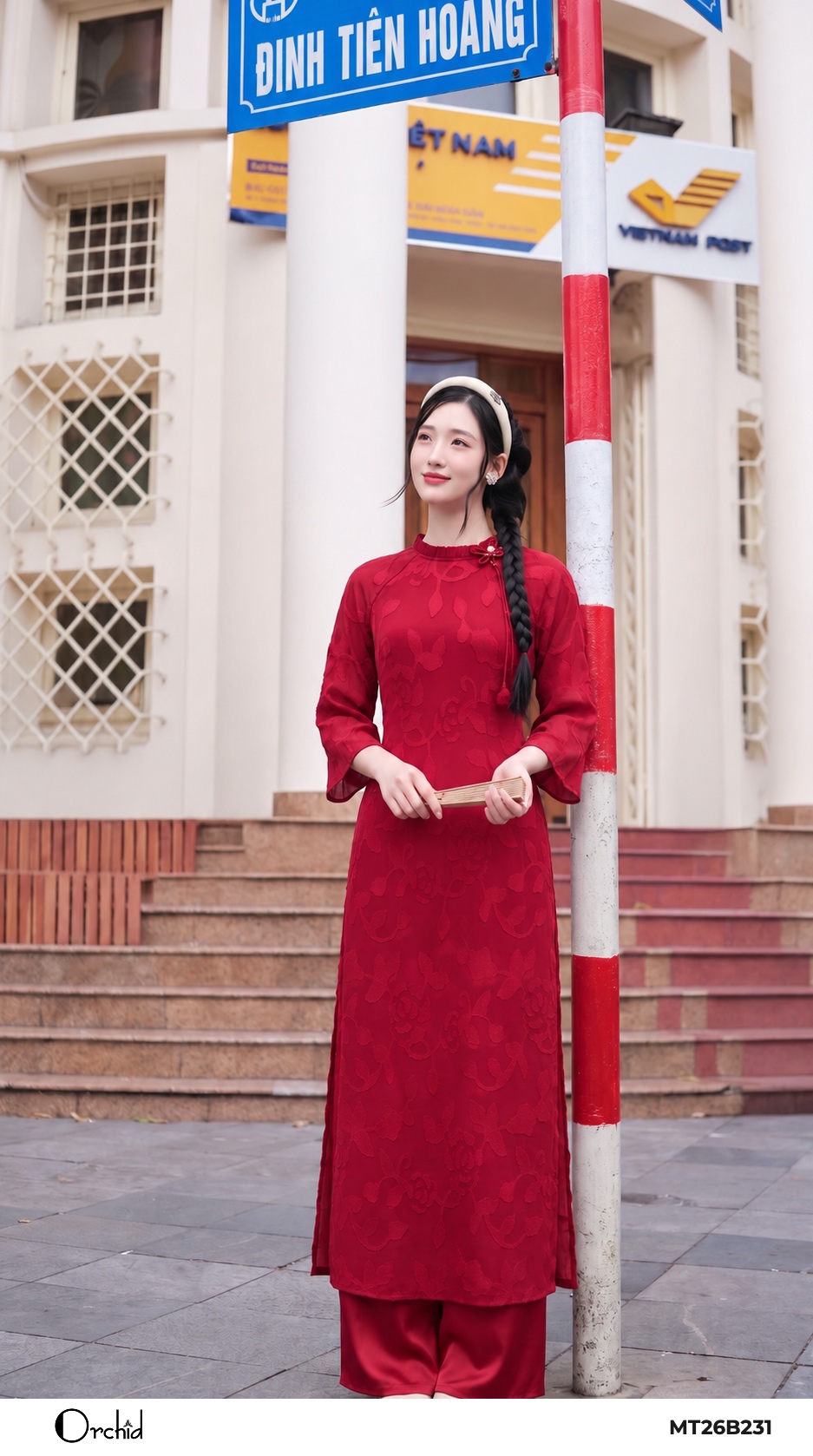 MT26B231 - Bộ áo dài tơ dệt thêu họa tiết hoa