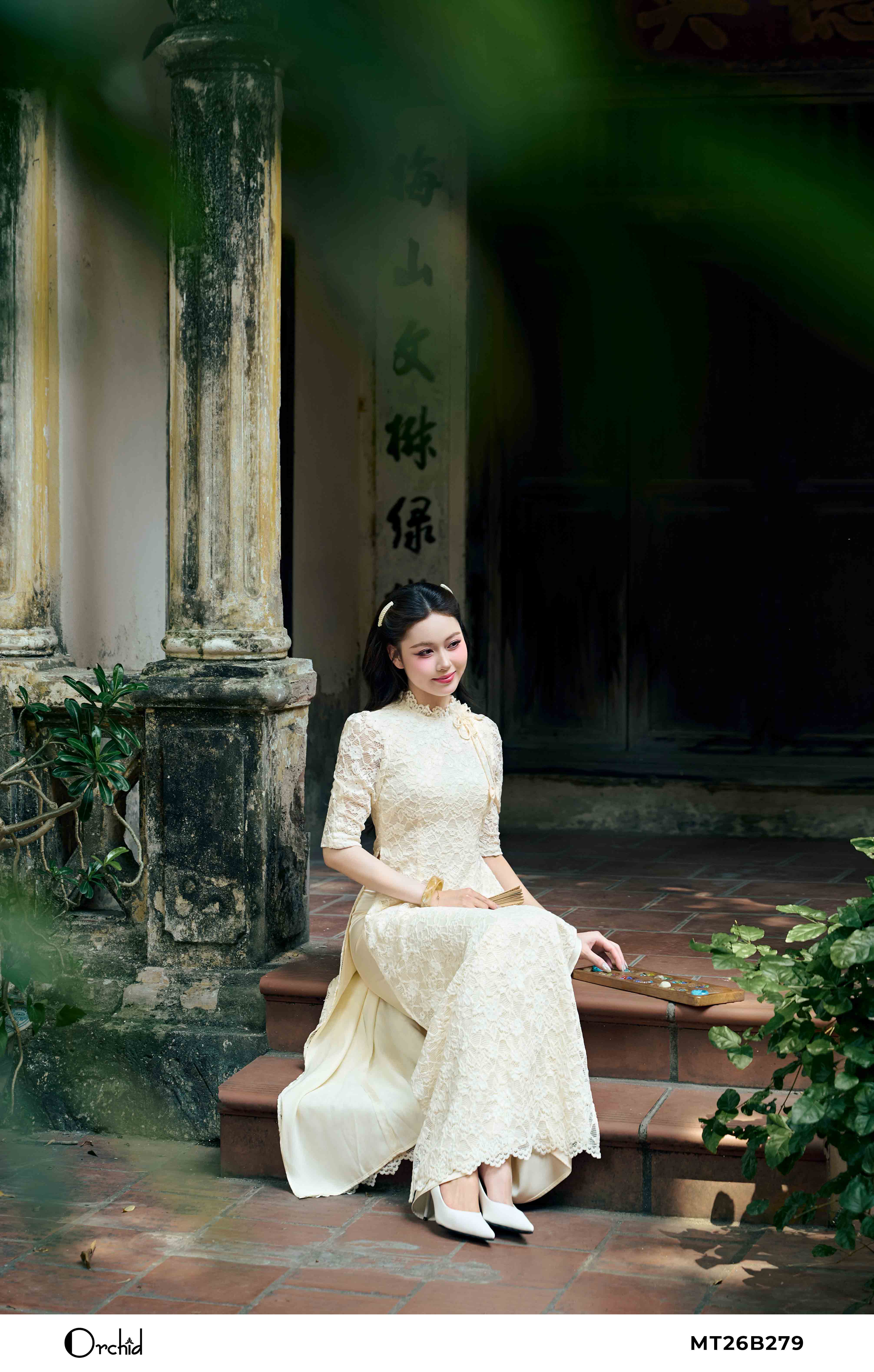 MT26B279 - Bộ áo dài ren nhung hoa