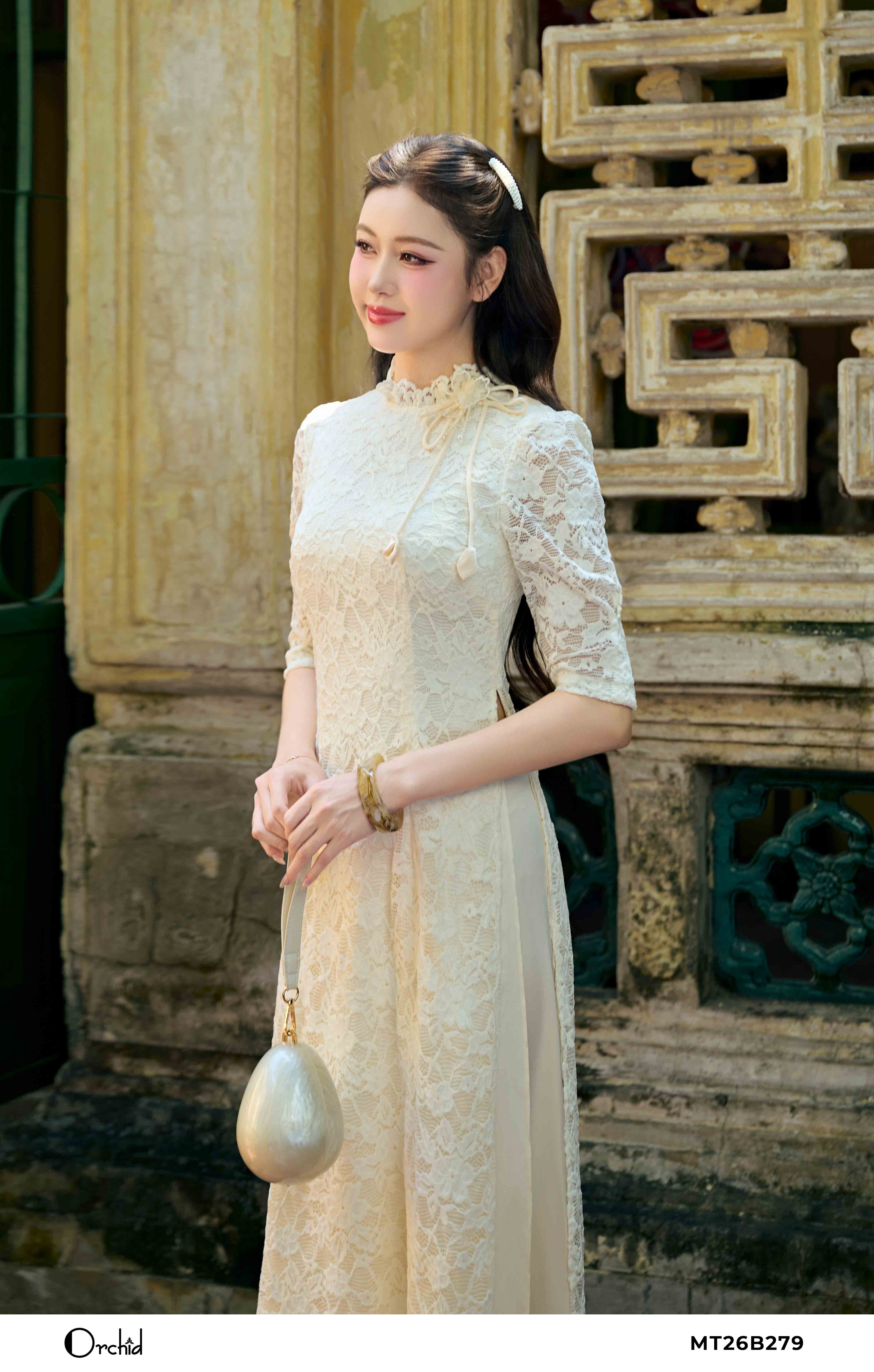 MT26B279 - Bộ áo dài ren nhung hoa