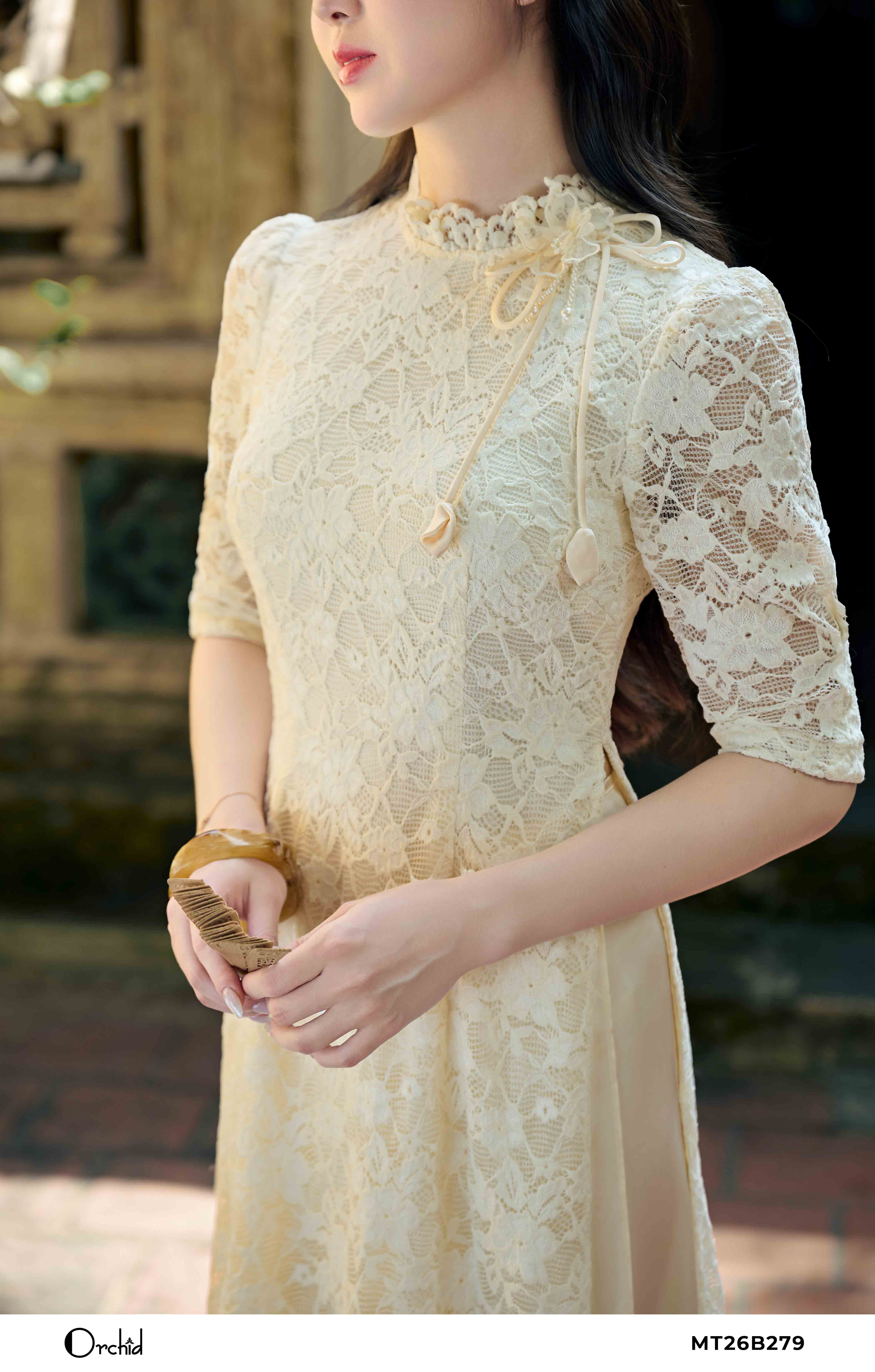 MT26B279 - Bộ áo dài ren nhung hoa