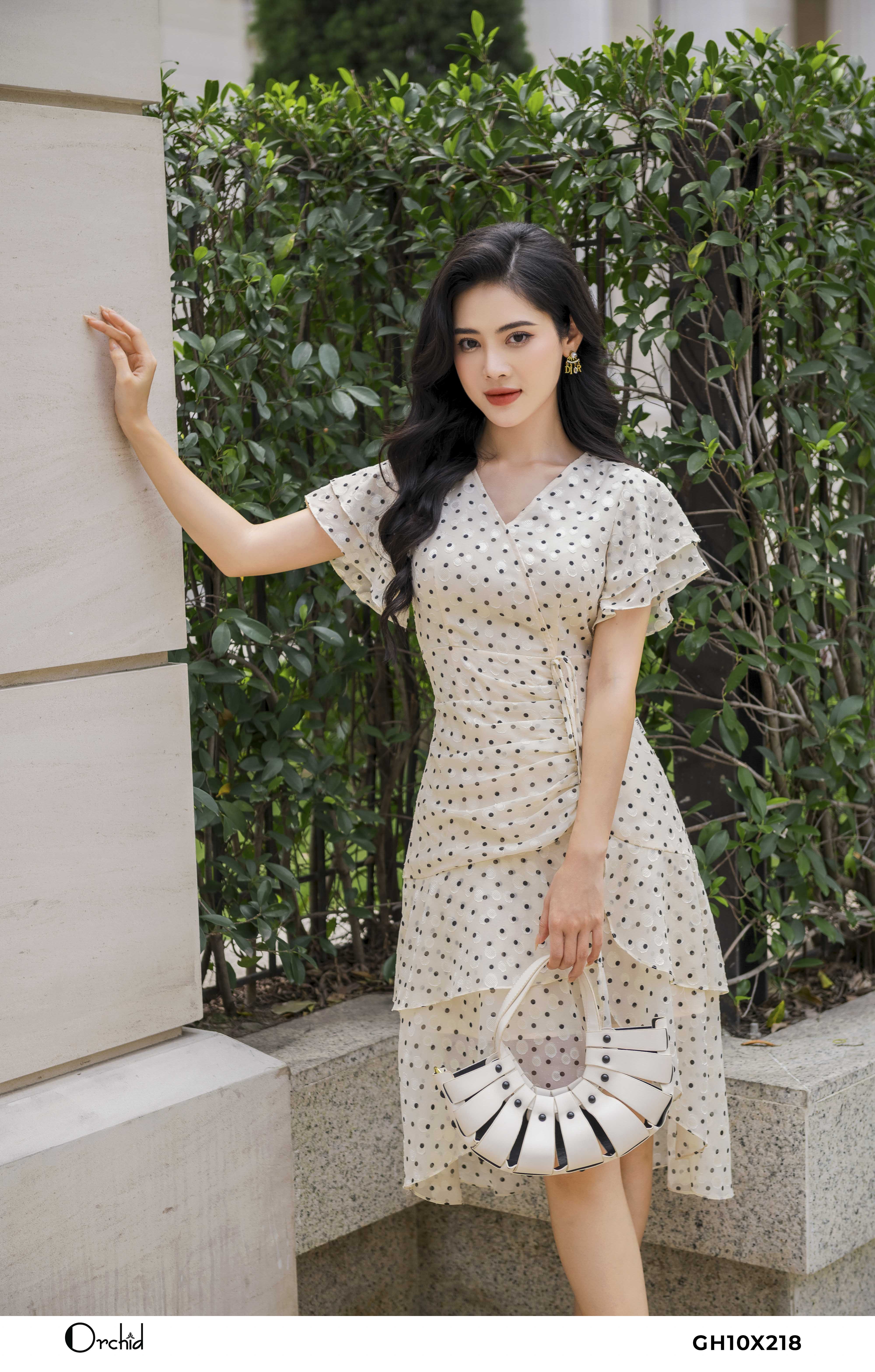 Váy trắng chấm bi xoè, tay lỡ | Shopee Việt Nam