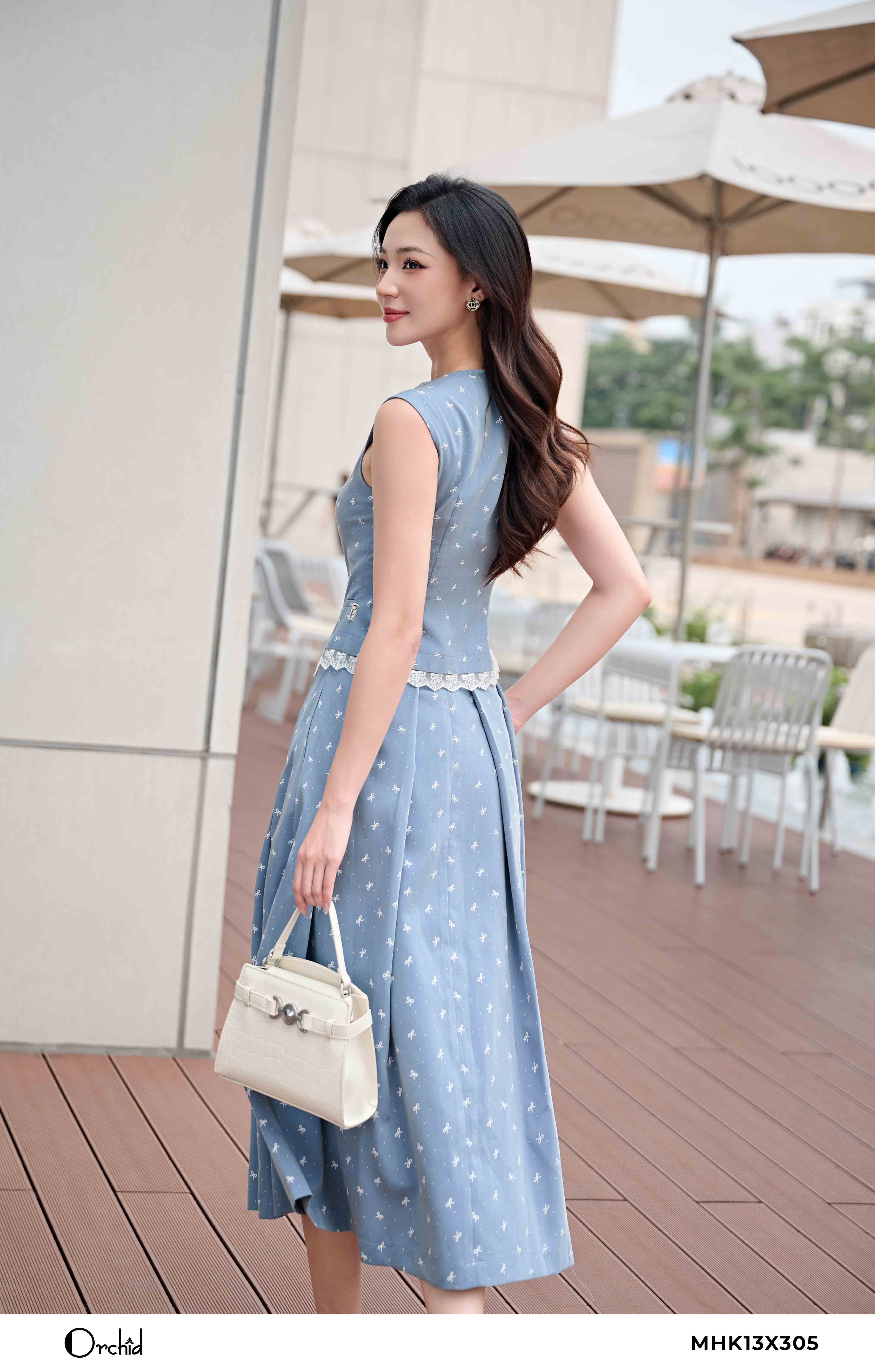 MHK13X305-Bo-tho-denim-hoa-tiet-no-nhi-cham-bi-2.jpg?v=1778290861