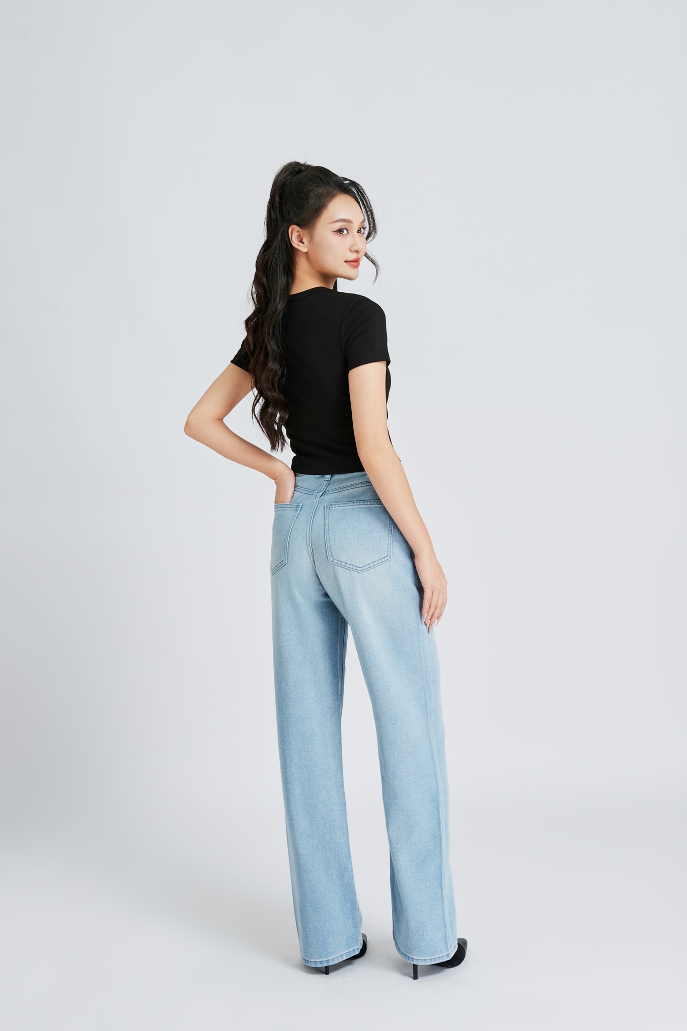 Quần Jeans nữ dáng suông 24V03, By and By