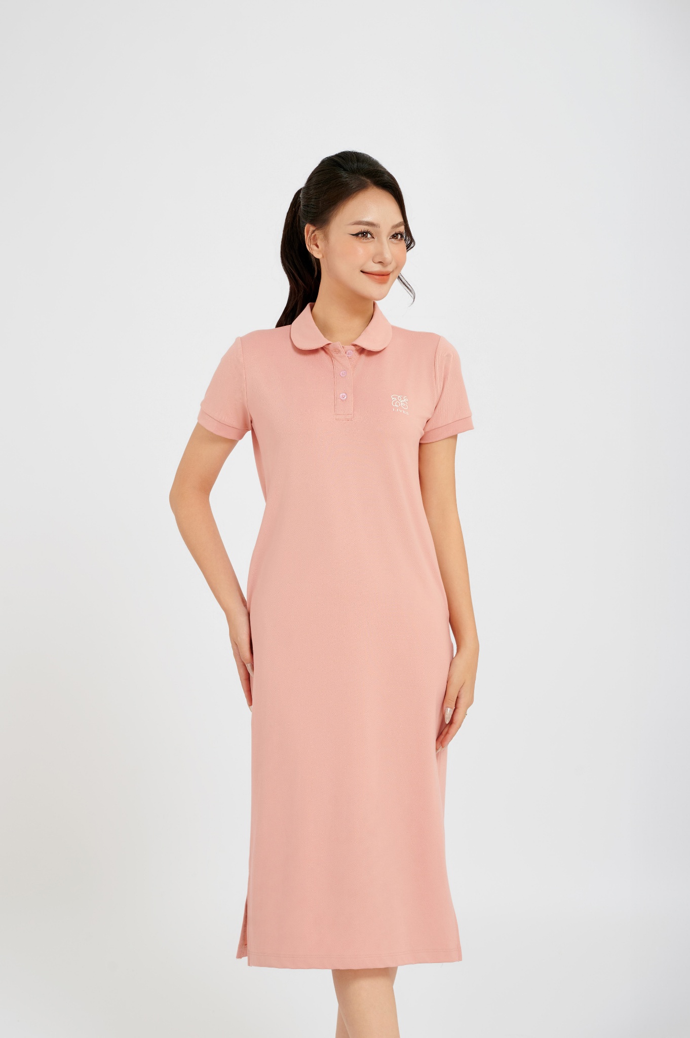 Váy polo nữ thêu họa tiết 24H-50, By and By