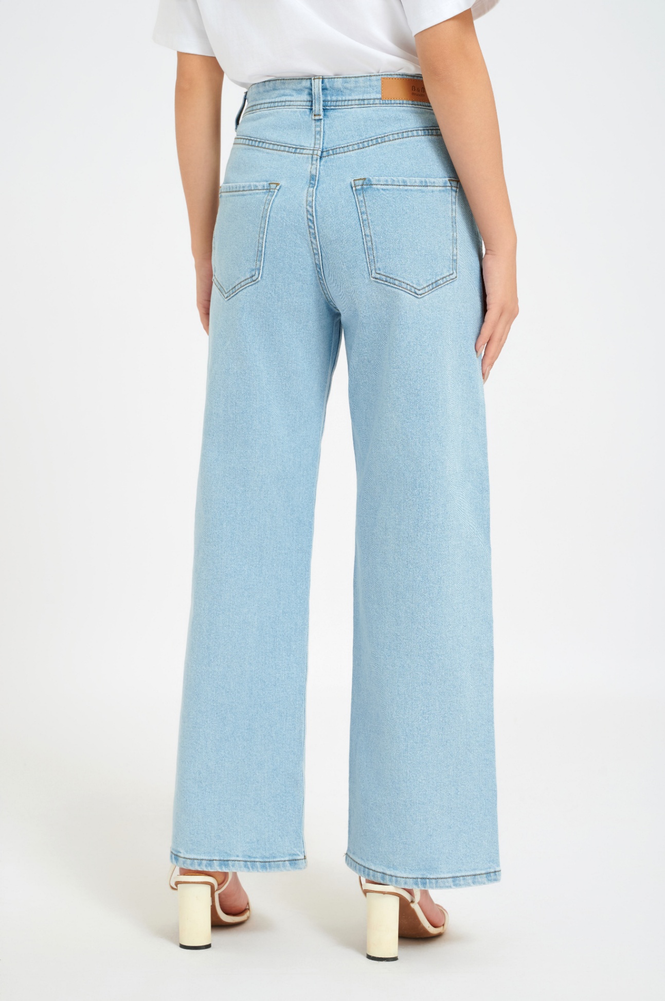 Quần Jeans nữ suông đường gân trước 24V08, By and By