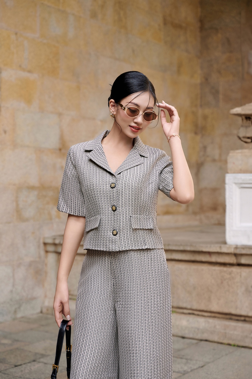 Áo Blazer nữ lửng tay lỡ 24CH102, Blessing