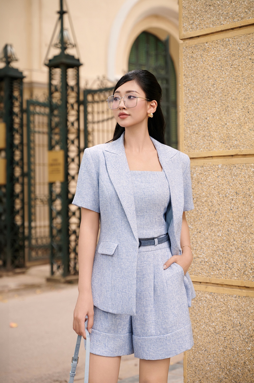 Áo blazer nữ tay cộc vải xước 24CH128, Blessing