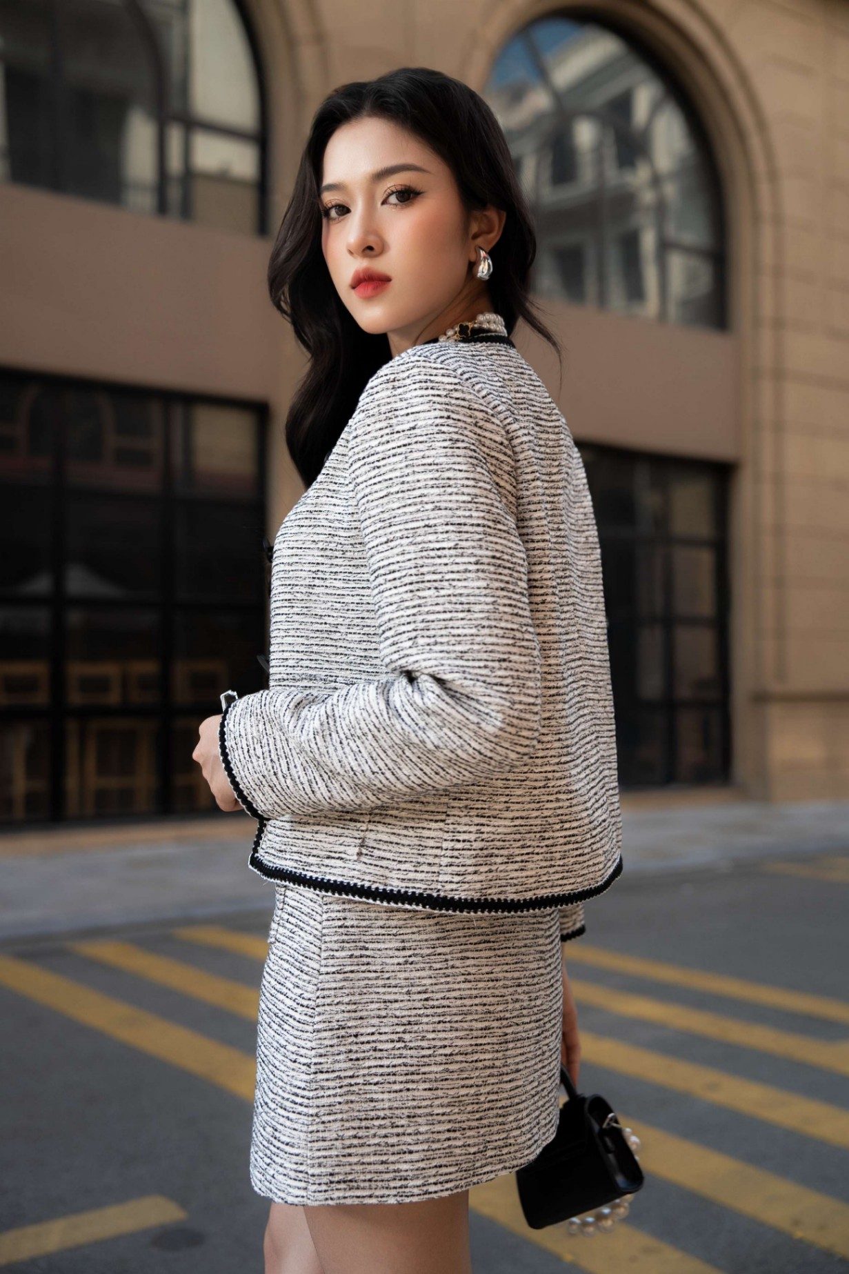 Áo Blazer cổ tròn viền dây 24CH116, Blessing