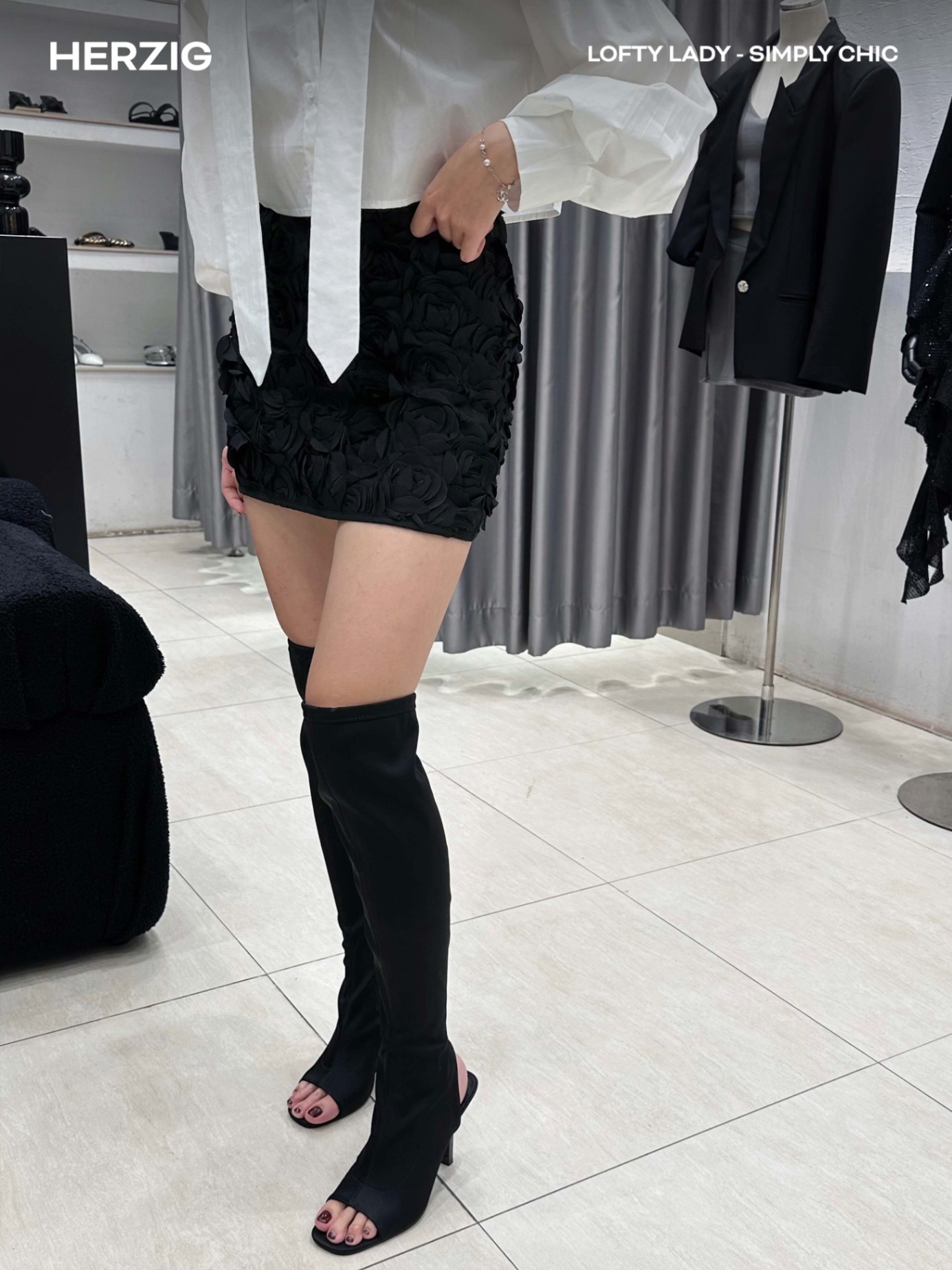 Chân váy ngắn lưng cao ôm dáng chữ a công sở màu đen nâu mẫu mới - Chân váy  nữ cạp cao cá tính kiểu mặc với áo sơ mi đẹp |