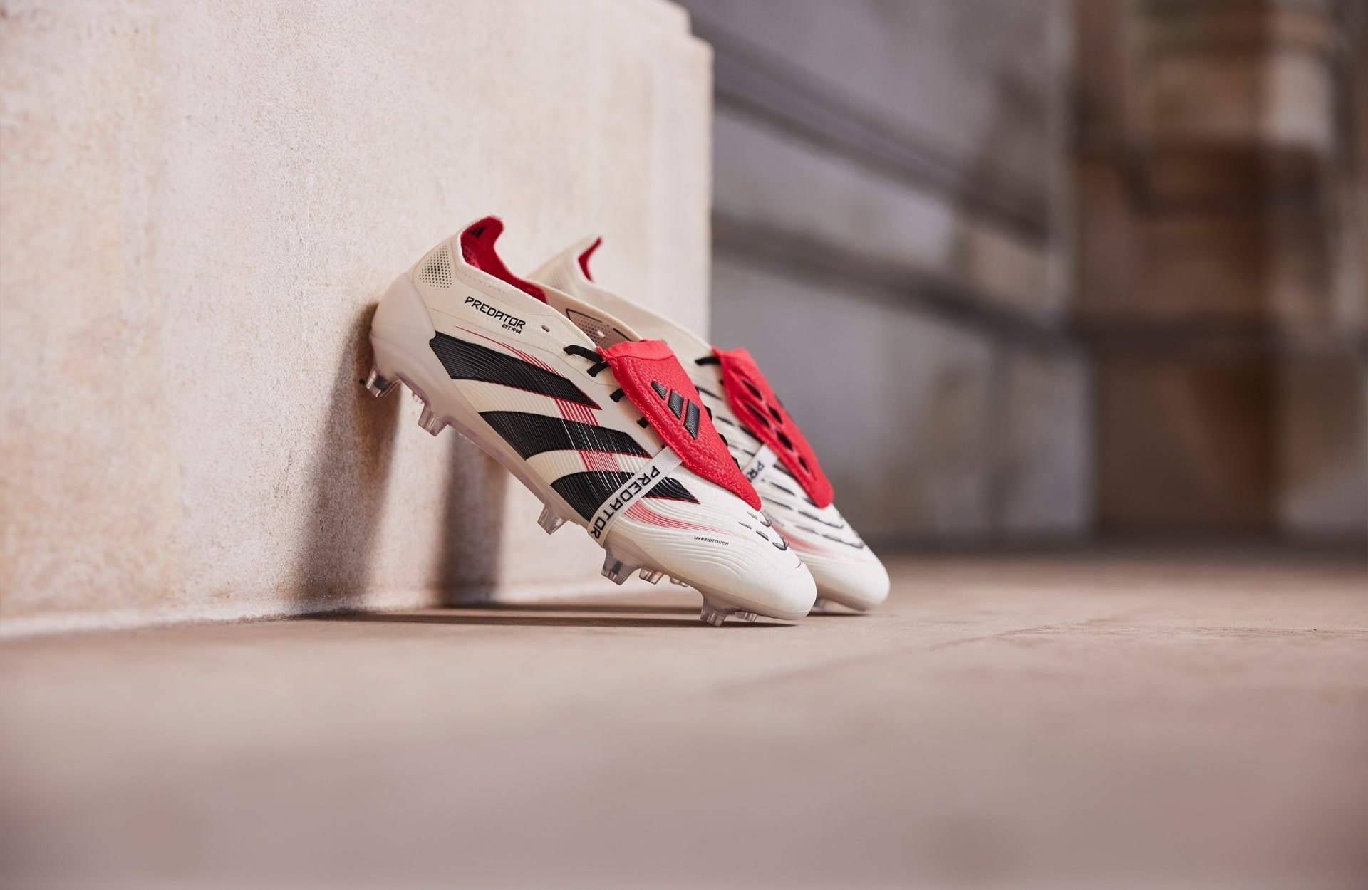 Adidas Predator 25 'Goal Hunter': Sự Kết Hợp Hoàn Hảo Giữa Di Sản và Tương Lai