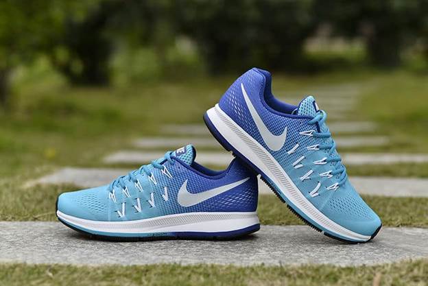 Giày Nike chính hãng vẫn giữ được form dáng nếu bạn uốn cong nó