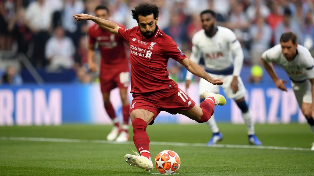 Cho tới bàn thắng của Salah trong trận chung kết UEFA Champion League 2018-2019 giúp Liverpool lên ngôi với mẫu Adidas X18 Virtuoso Pack 1