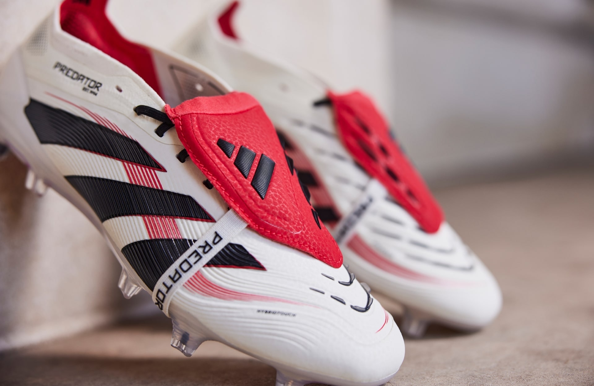 Adidas Predator 25 ‘Goal Hunter’ 4