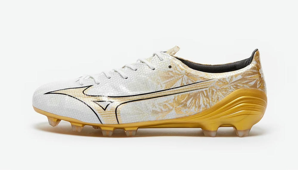 Mizuno Alpha ‘Prism Gold’