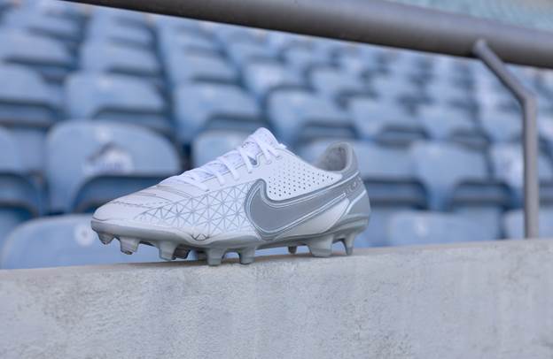 Phiên bản giới hạn Nike Tiempo Legend 9 “Focus”