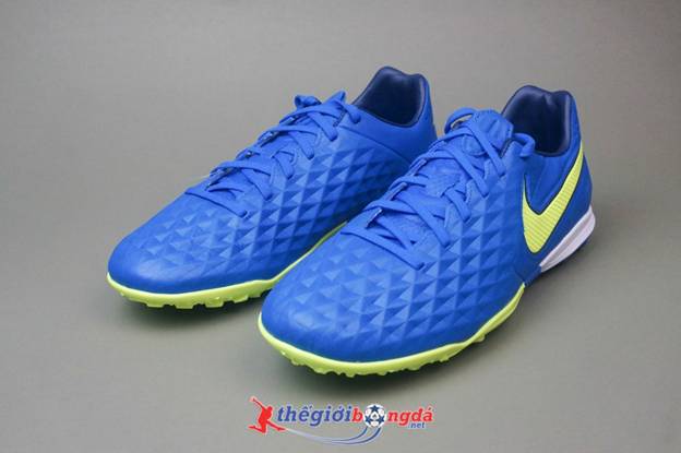 Nike Tiempo Legend 8 Club 01