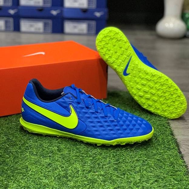 Nike Tiempo Legend 8 Club TF- Skycourt