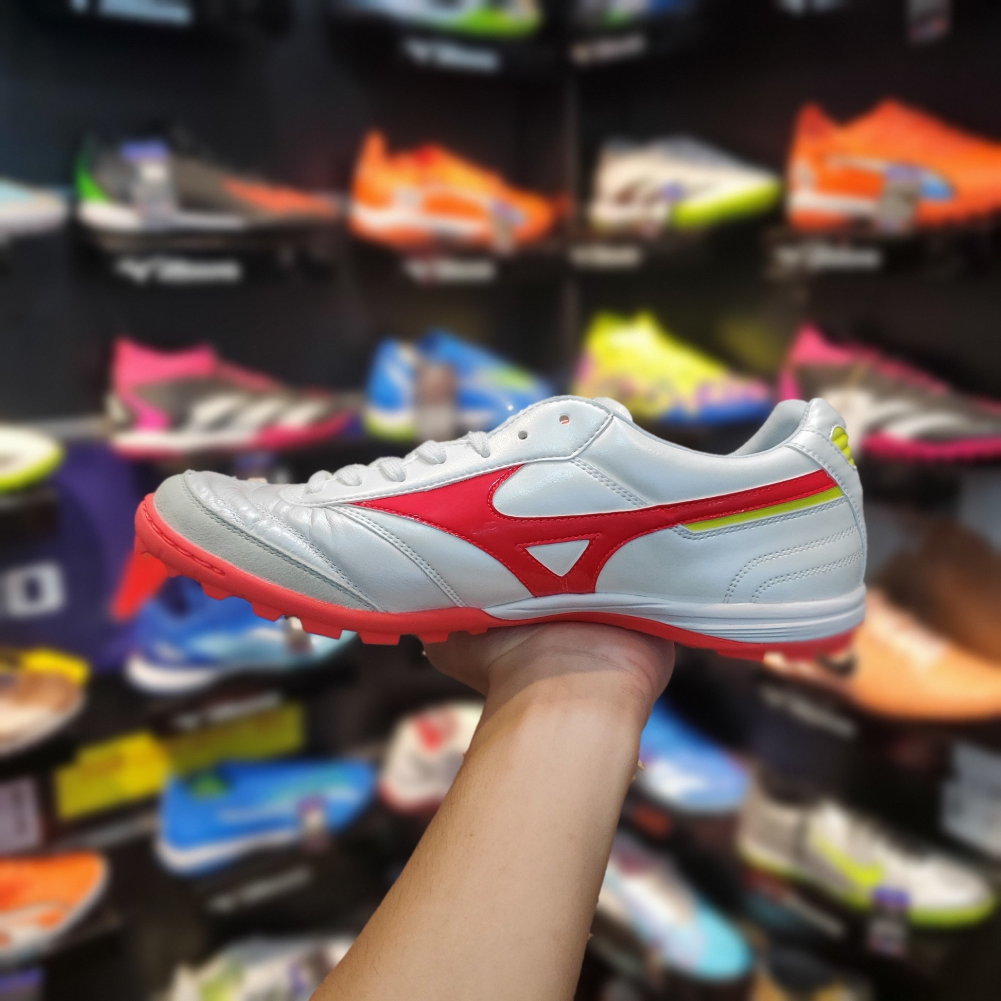 Mizuno Morelia Sala Elite TF - Trắng/Đỏ - Q1GB230164